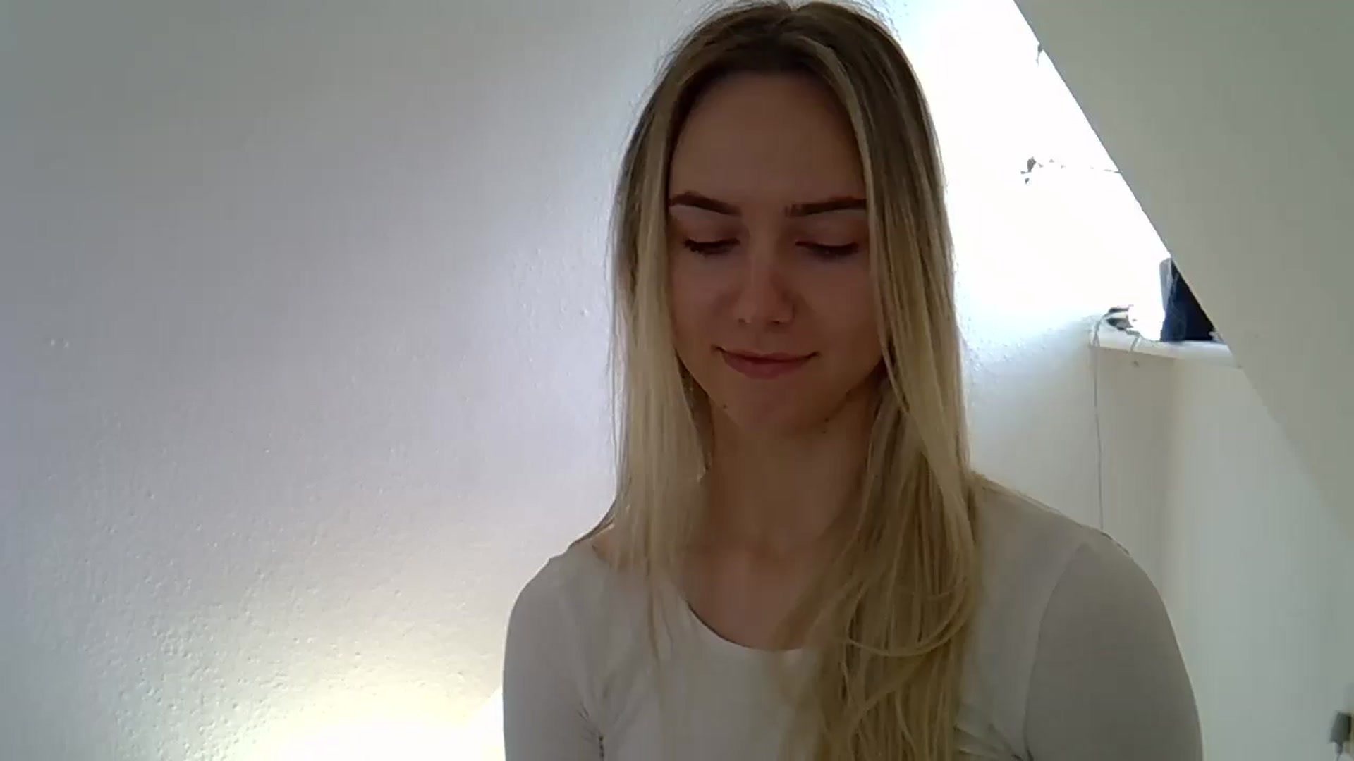 Gallery image thumbnail from Ocean__Soul's myfreecams stream on, 05/15/2025, 09:21 image 14 of 20