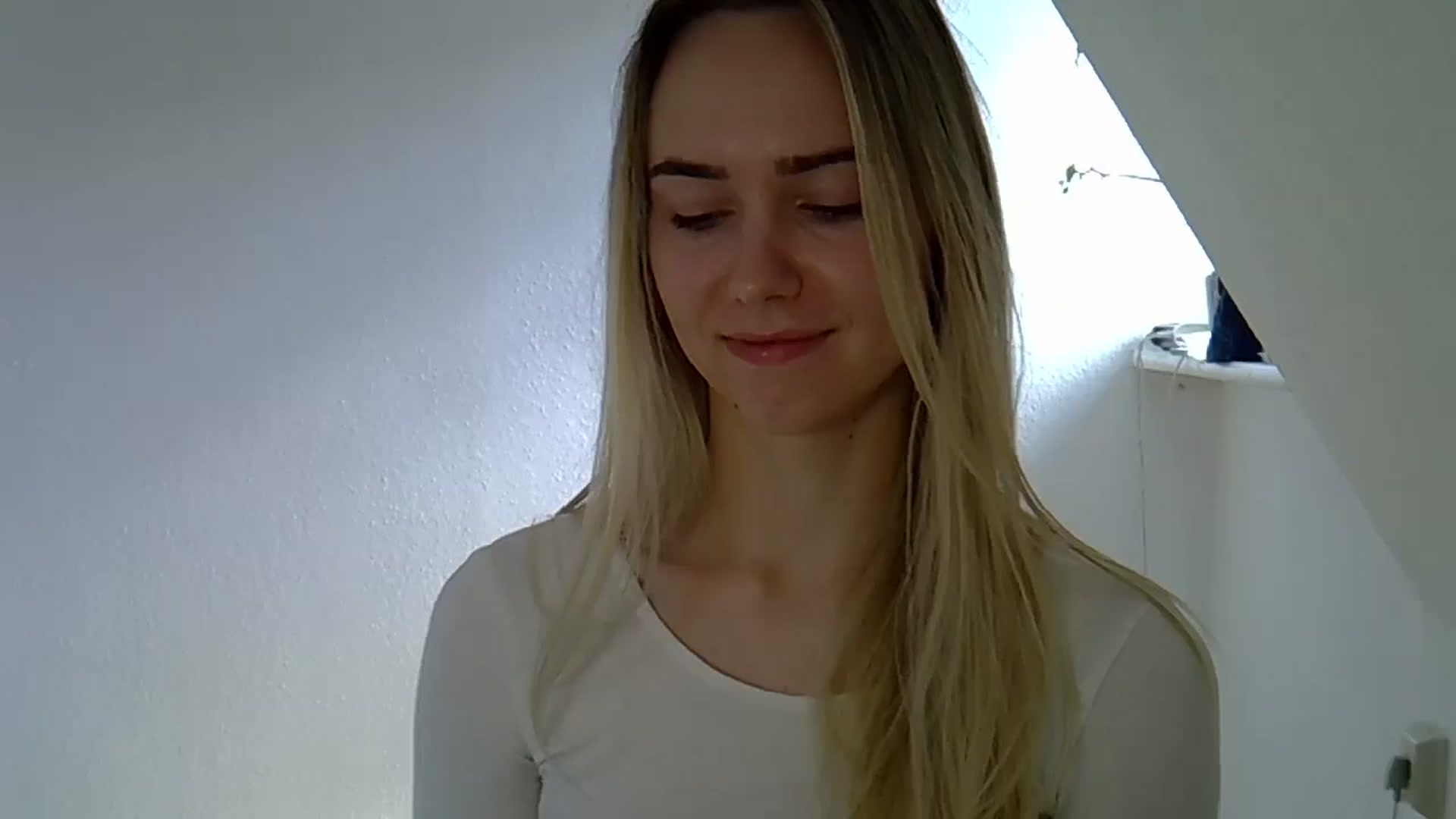 Gallery image thumbnail from Ocean__Soul's myfreecams stream on, 05/15/2025, 09:21 image 9 of 20