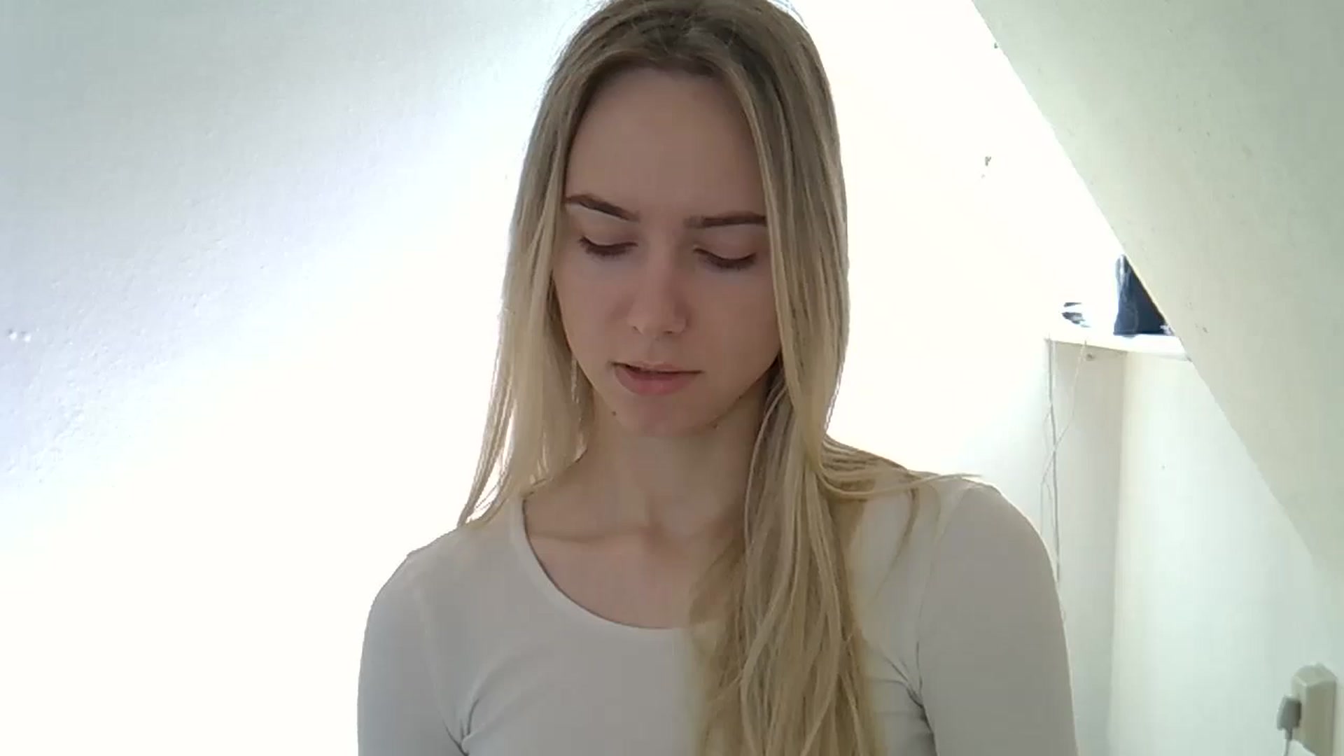 Gallery image thumbnail from Ocean__Soul's myfreecams stream on, 05/15/2025, 09:21 image 8 of 20