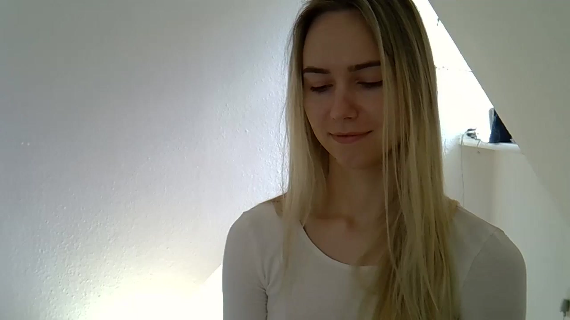 Gallery image thumbnail from Ocean__Soul's myfreecams stream on, 05/15/2025, 09:21 image 12 of 20