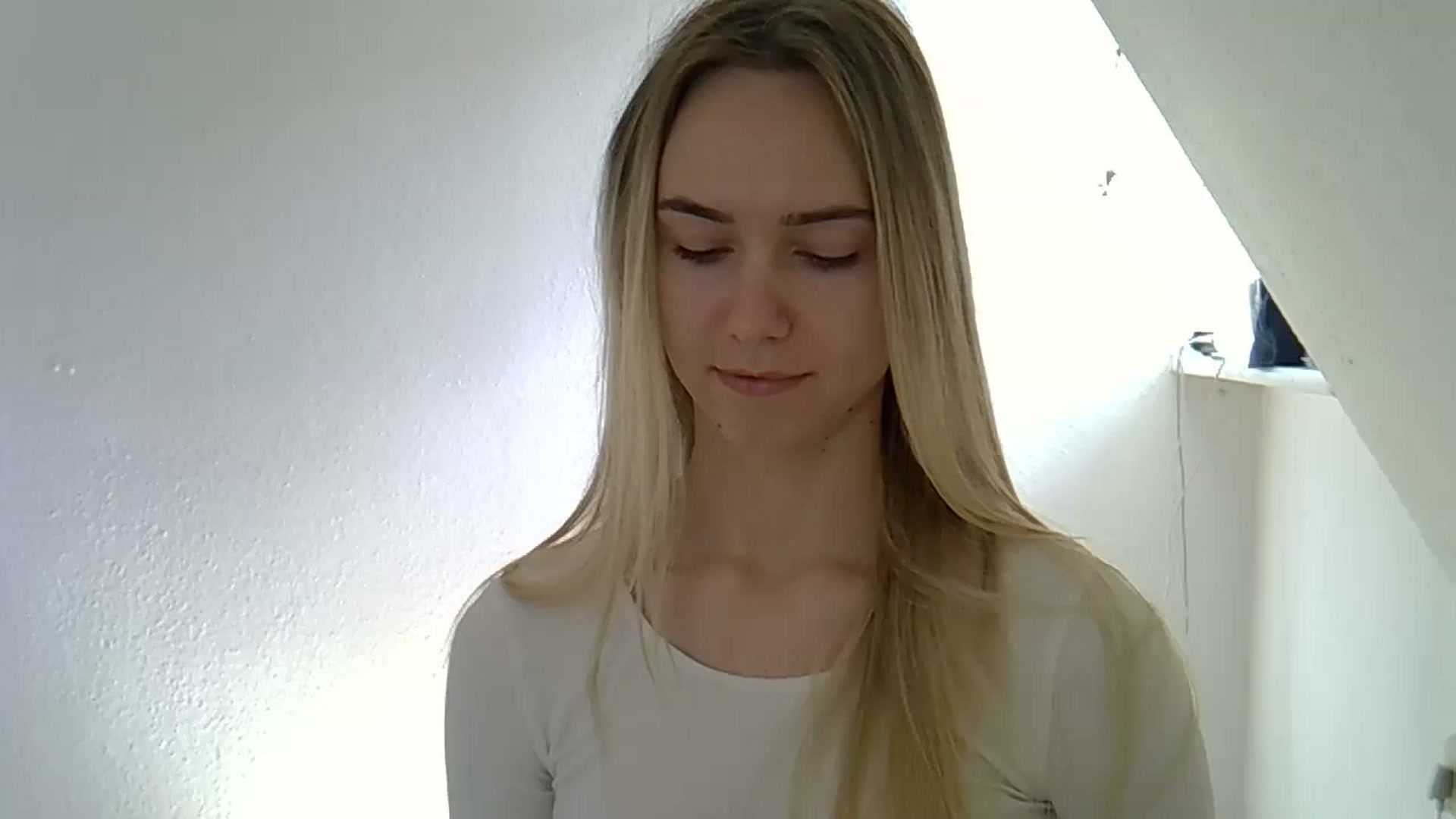 Gallery image thumbnail from Ocean__Soul's myfreecams stream on, 05/15/2025, 09:21 image 17 of 20