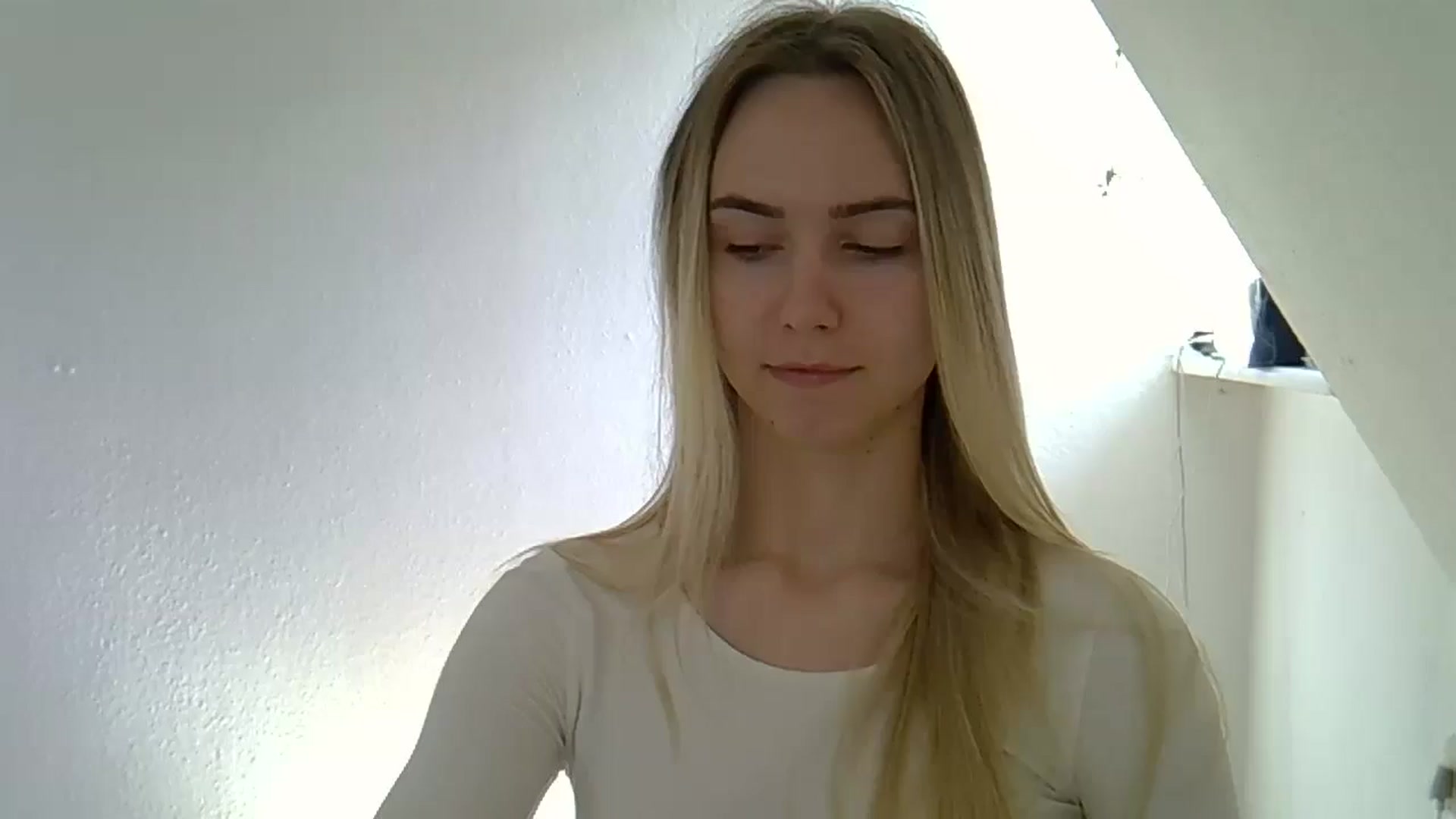 Gallery image thumbnail from Ocean__Soul's myfreecams stream on, 05/15/2025, 09:21 image 18 of 20