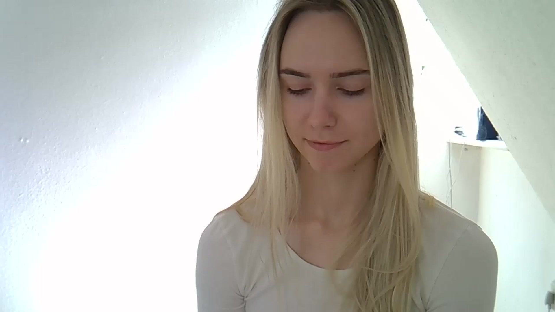 Gallery image thumbnail from Ocean__Soul's myfreecams stream on, 05/15/2025, 09:21 image 13 of 20