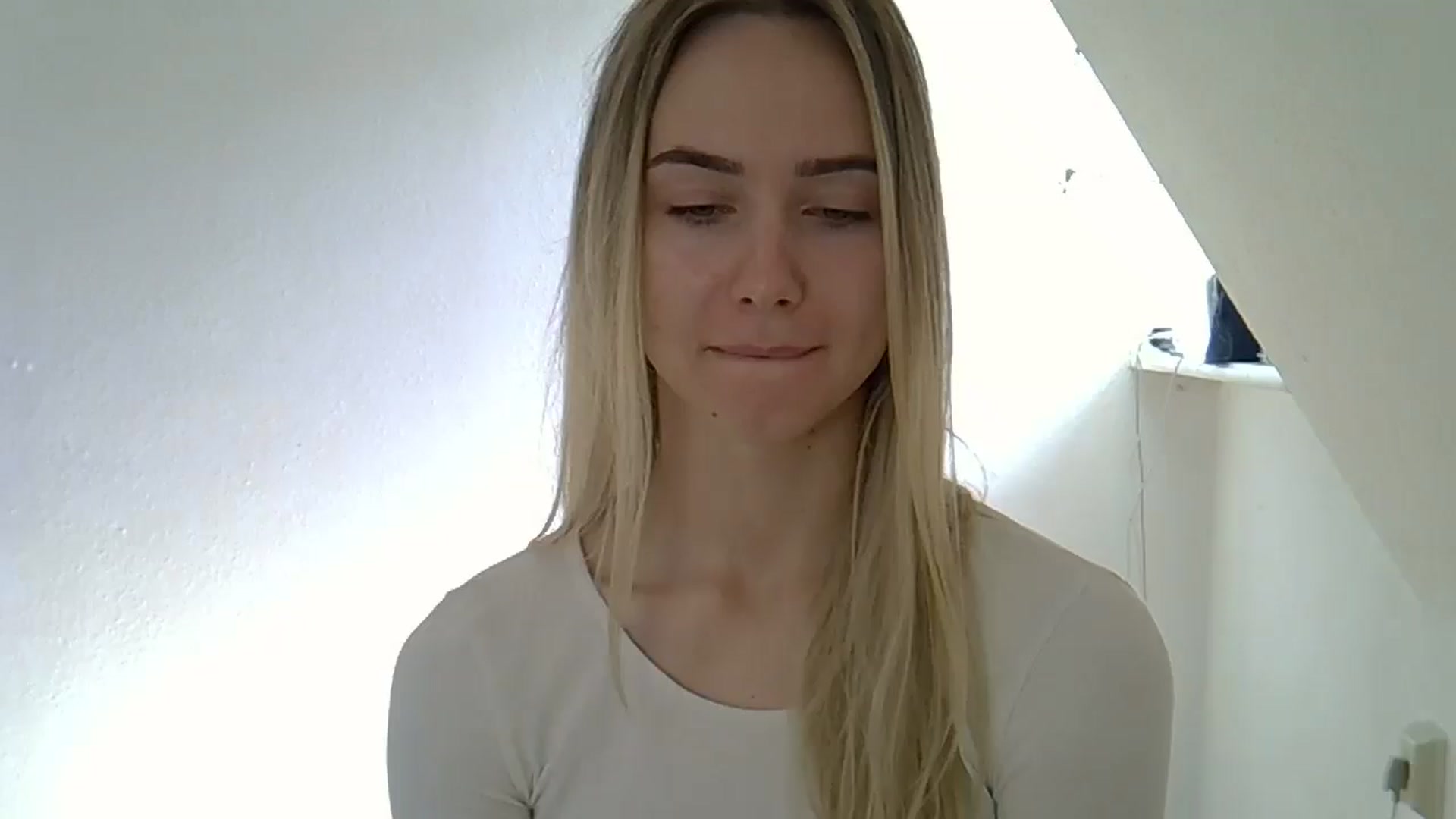 Gallery image thumbnail from Ocean__Soul's myfreecams stream on, 05/15/2025, 09:21 image 7 of 20