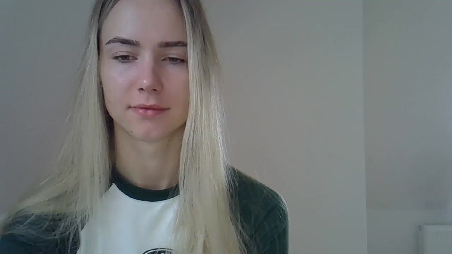 Gallery image thumbnail from Ocean__Soul's myfreecams stream on, 05/18/2025, 07:39 image 3 of 20