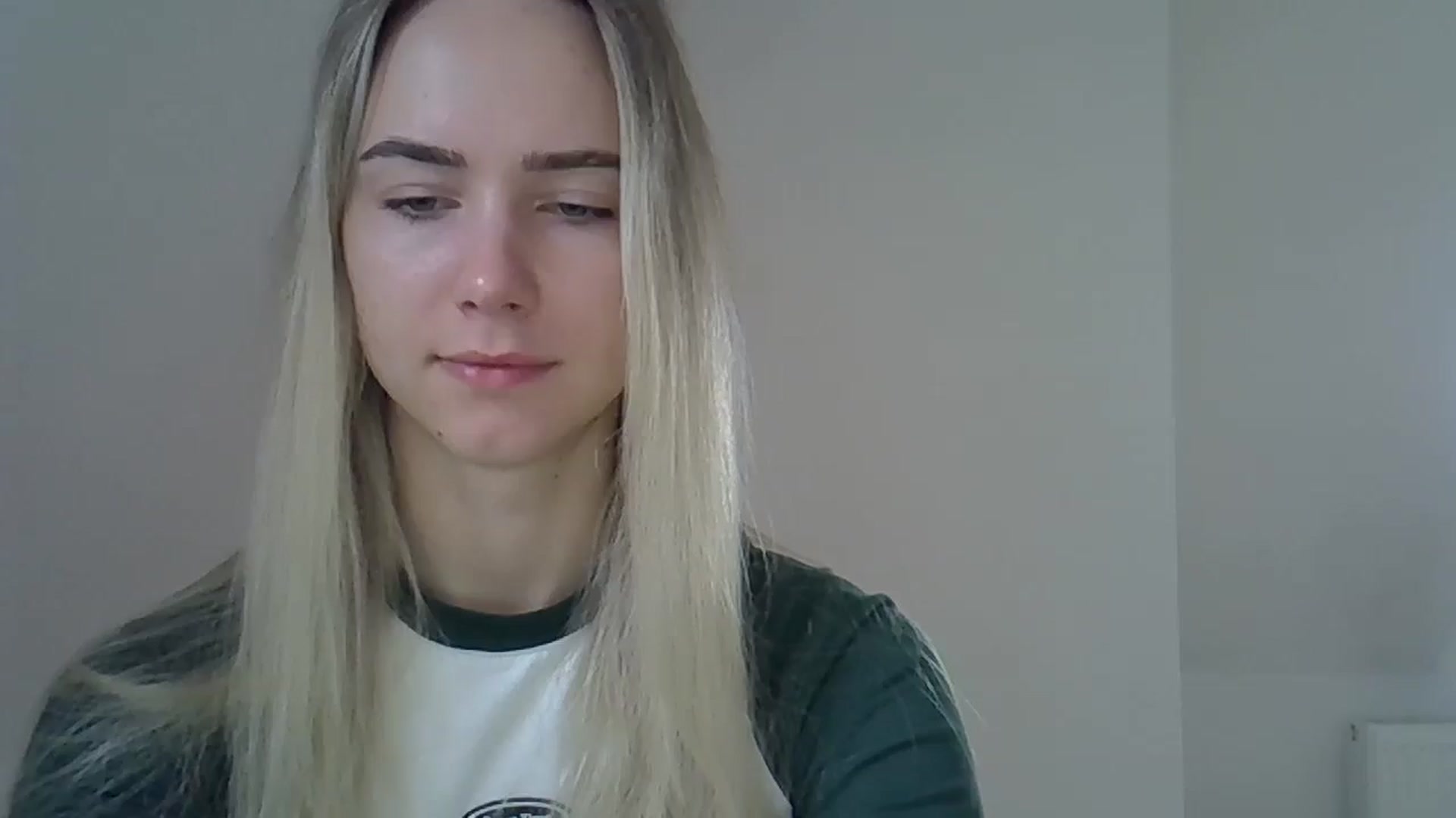 Gallery image thumbnail from Ocean__Soul's myfreecams stream on, 05/18/2025, 07:39 image 11 of 20