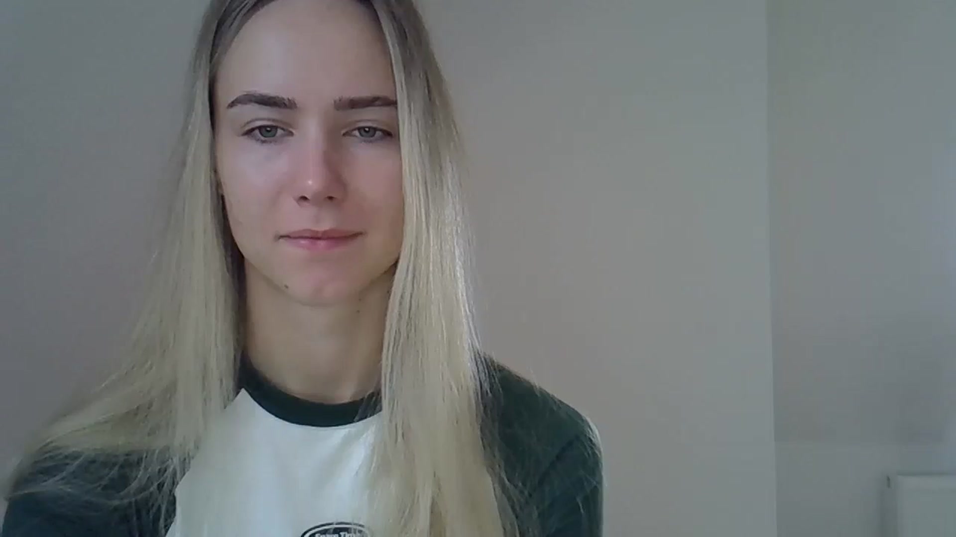 Gallery image thumbnail from Ocean__Soul's myfreecams stream on, 05/18/2025, 07:39 image 4 of 20