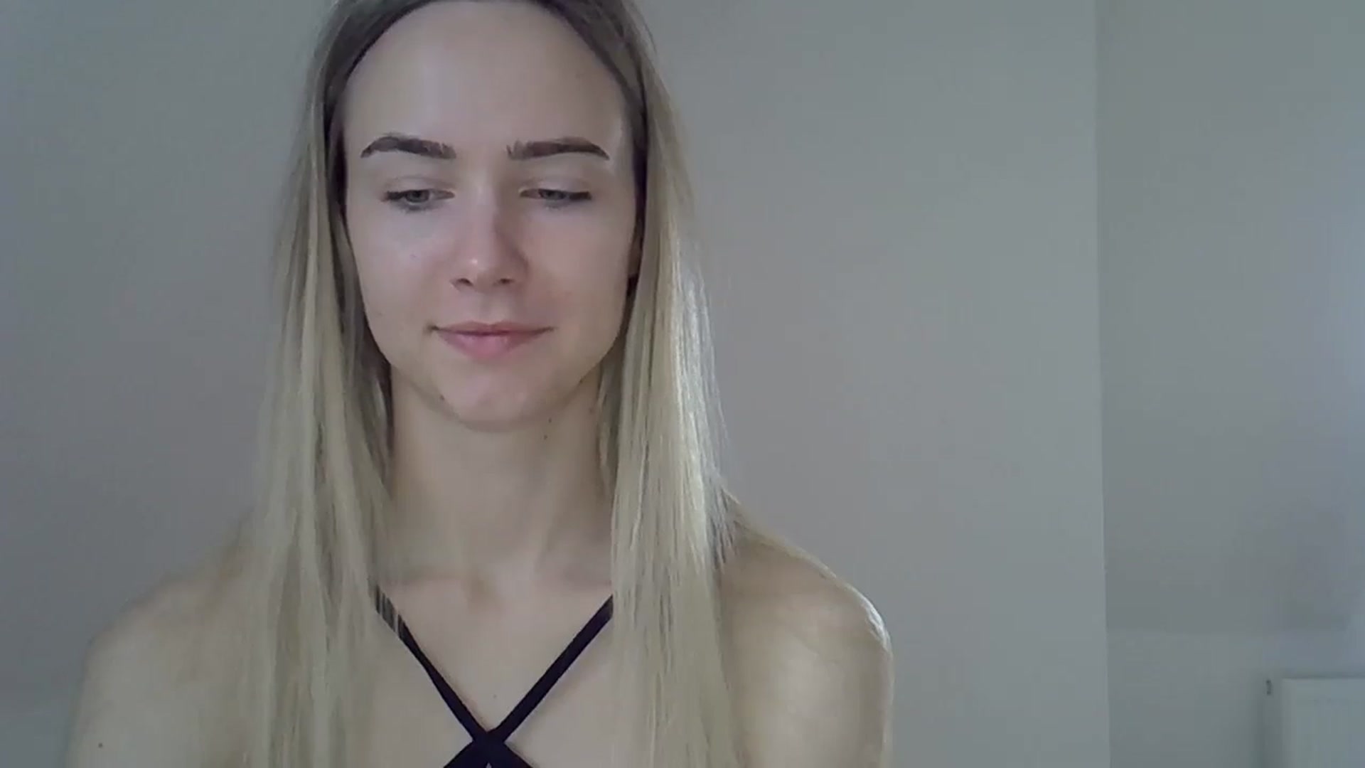 Gallery image thumbnail from Ocean__Soul's myfreecams stream on, 05/18/2025, 07:39 image 14 of 20