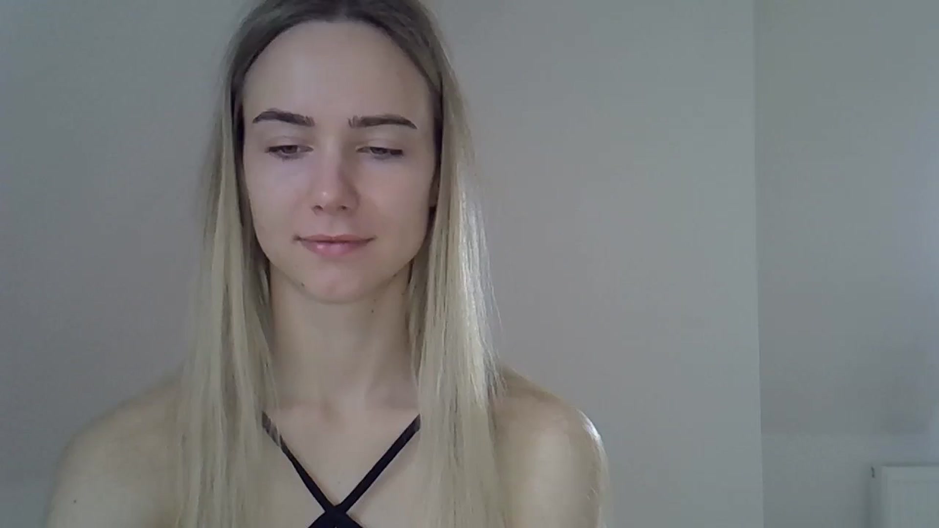 Gallery image thumbnail from Ocean__Soul's myfreecams stream on, 05/18/2025, 07:39 image 16 of 20