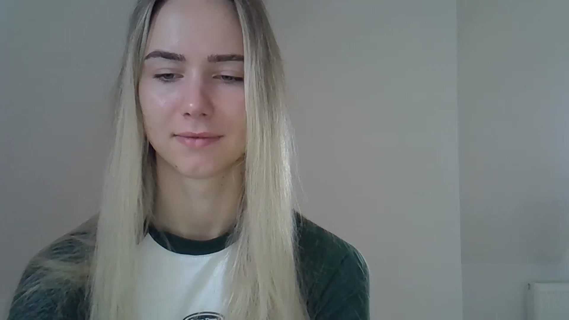 Gallery image thumbnail from Ocean__Soul's myfreecams stream on, 05/18/2025, 07:39 image 12 of 20