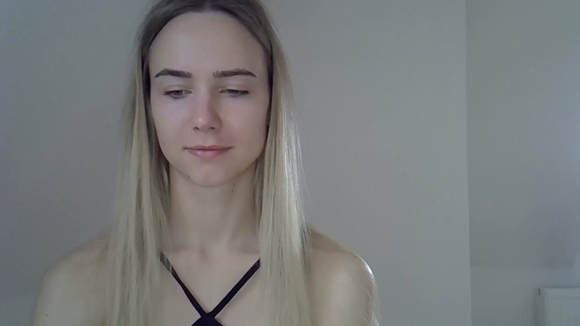 Gallery image thumbnail from Ocean__Soul's myfreecams stream on, 05/18/2025, 07:39 image 15 of 20