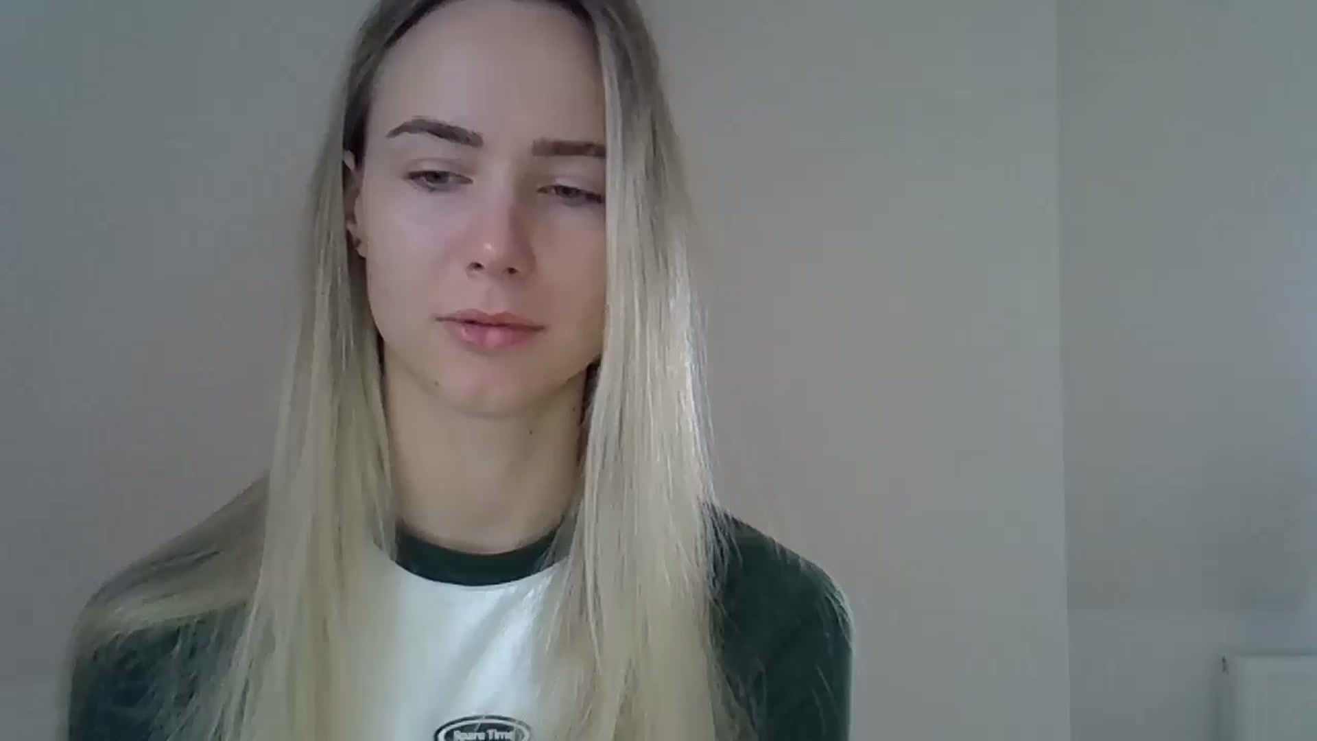 Gallery image thumbnail from Ocean__Soul's myfreecams stream on, 05/18/2025, 07:39 image 7 of 20