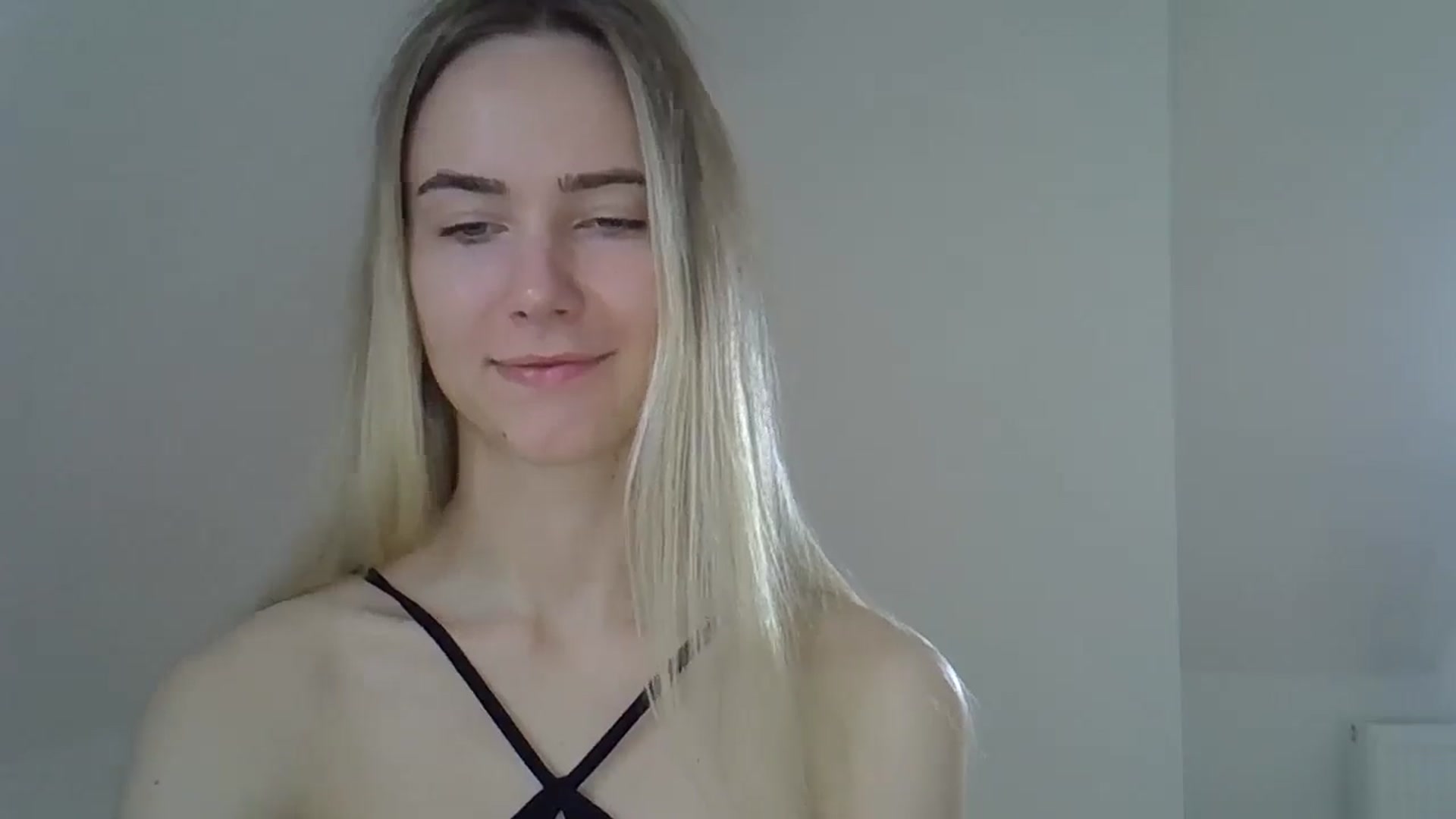 Gallery image thumbnail from Ocean__Soul's myfreecams stream on, 05/18/2025, 07:39 image 20 of 20