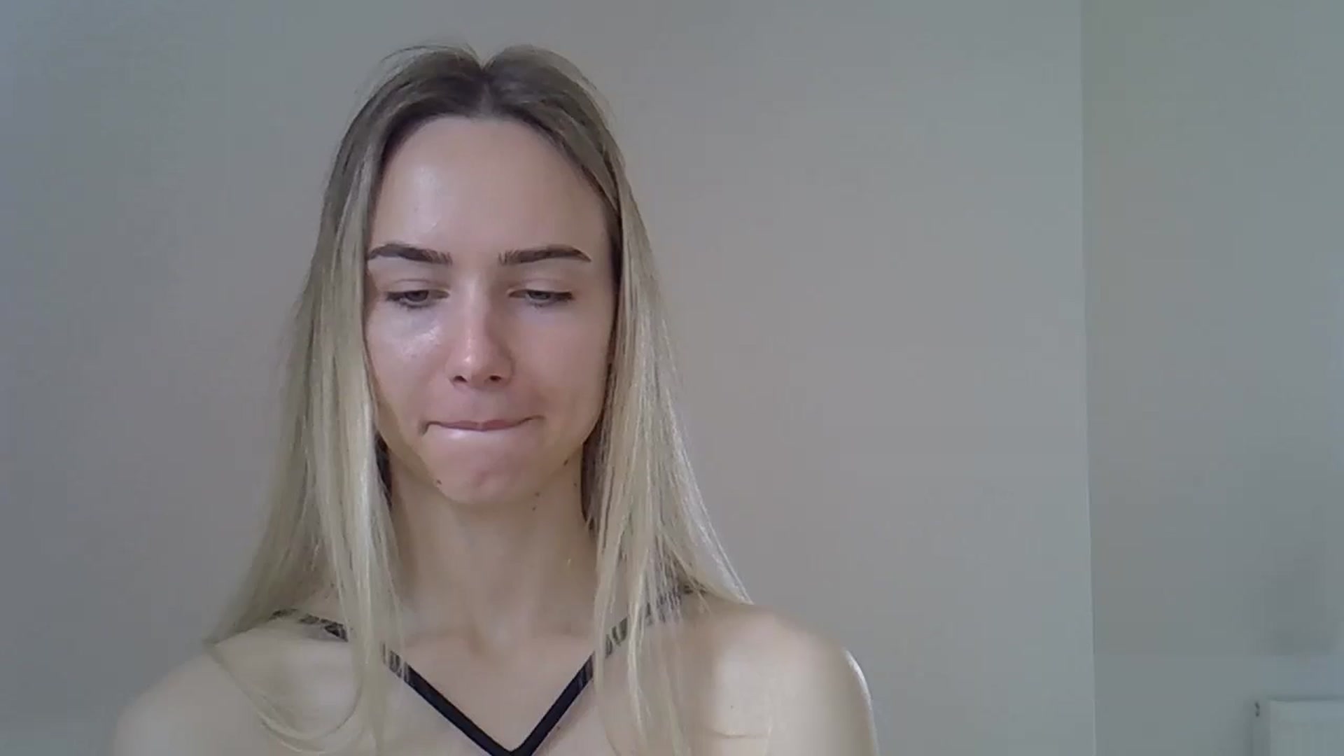 Gallery image thumbnail from Ocean__Soul's myfreecams stream on, 05/18/2025, 09:02 image 10 of 20