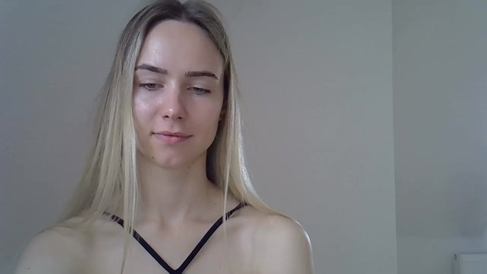 Gallery image thumbnail from Ocean__Soul's myfreecams stream on, 05/18/2025, 09:02 image 16 of 20
