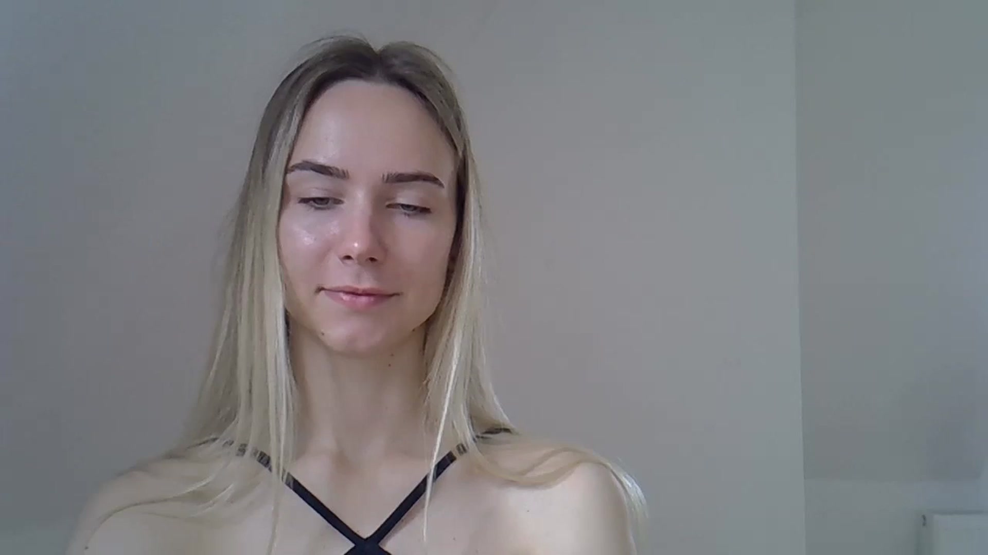 Gallery image thumbnail from Ocean__Soul's myfreecams stream on, 05/18/2025, 09:02 image 18 of 20