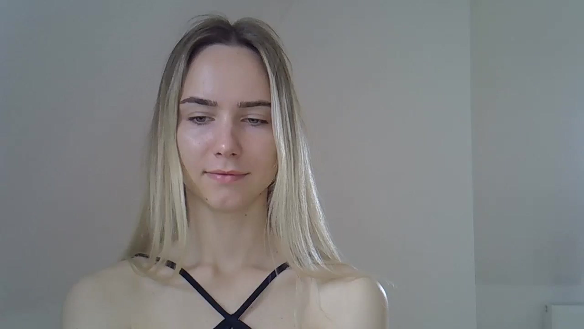 Gallery image thumbnail from Ocean__Soul's myfreecams stream on, 05/18/2025, 09:02 image 8 of 20