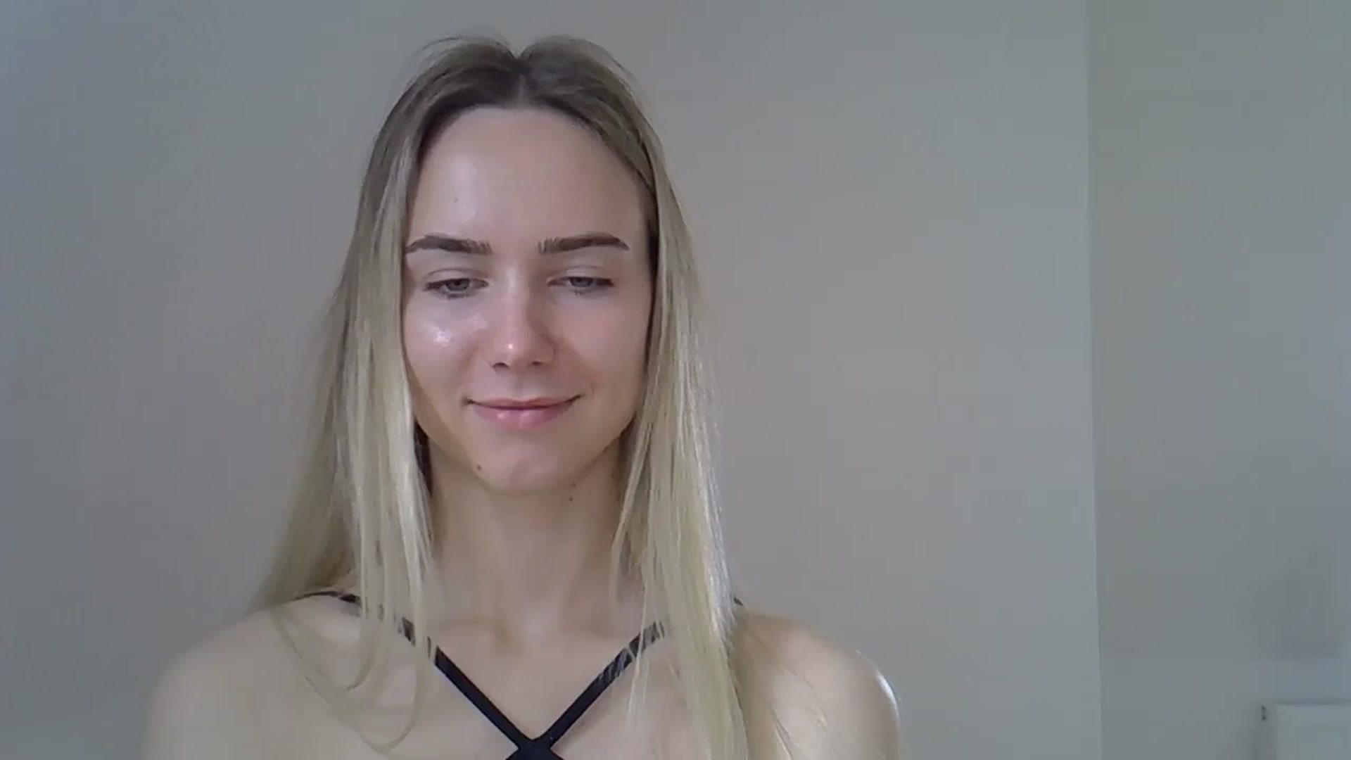 Gallery image thumbnail from Ocean__Soul's myfreecams stream on, 05/18/2025, 09:02 image 9 of 20