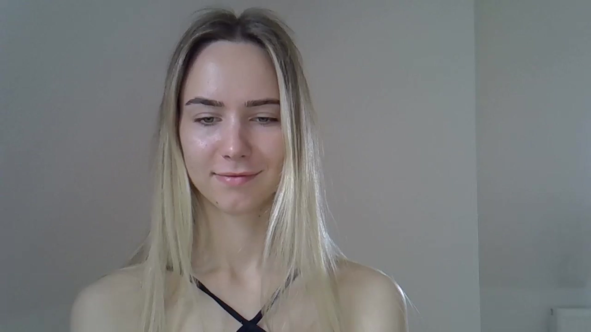 Gallery image thumbnail from Ocean__Soul's myfreecams stream on, 05/18/2025, 09:02 image 6 of 20