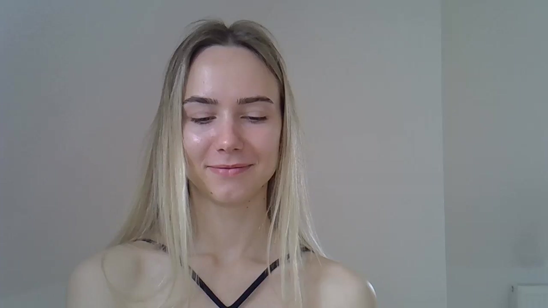 Gallery image thumbnail from Ocean__Soul's myfreecams stream on, 05/18/2025, 09:02 image 11 of 20