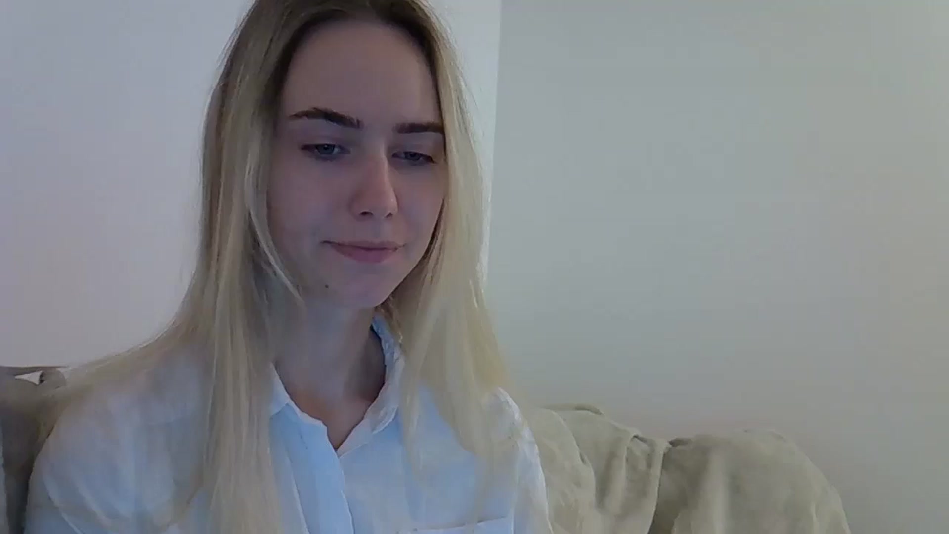 Gallery image thumbnail from Ocean__Soul's myfreecams stream on, 05/19/2025, 19:42 image 2 of 20
