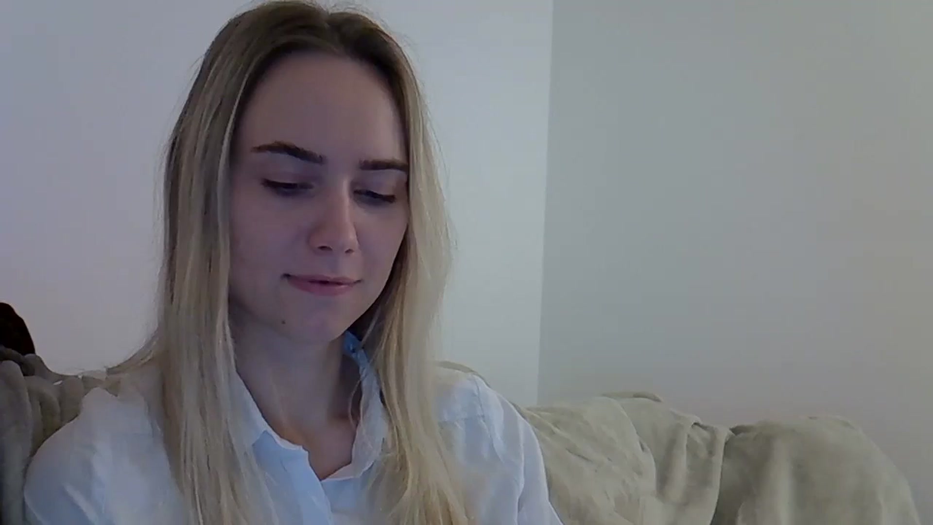 Gallery image thumbnail from Ocean__Soul's myfreecams stream on, 05/19/2025, 19:42 image 13 of 20
