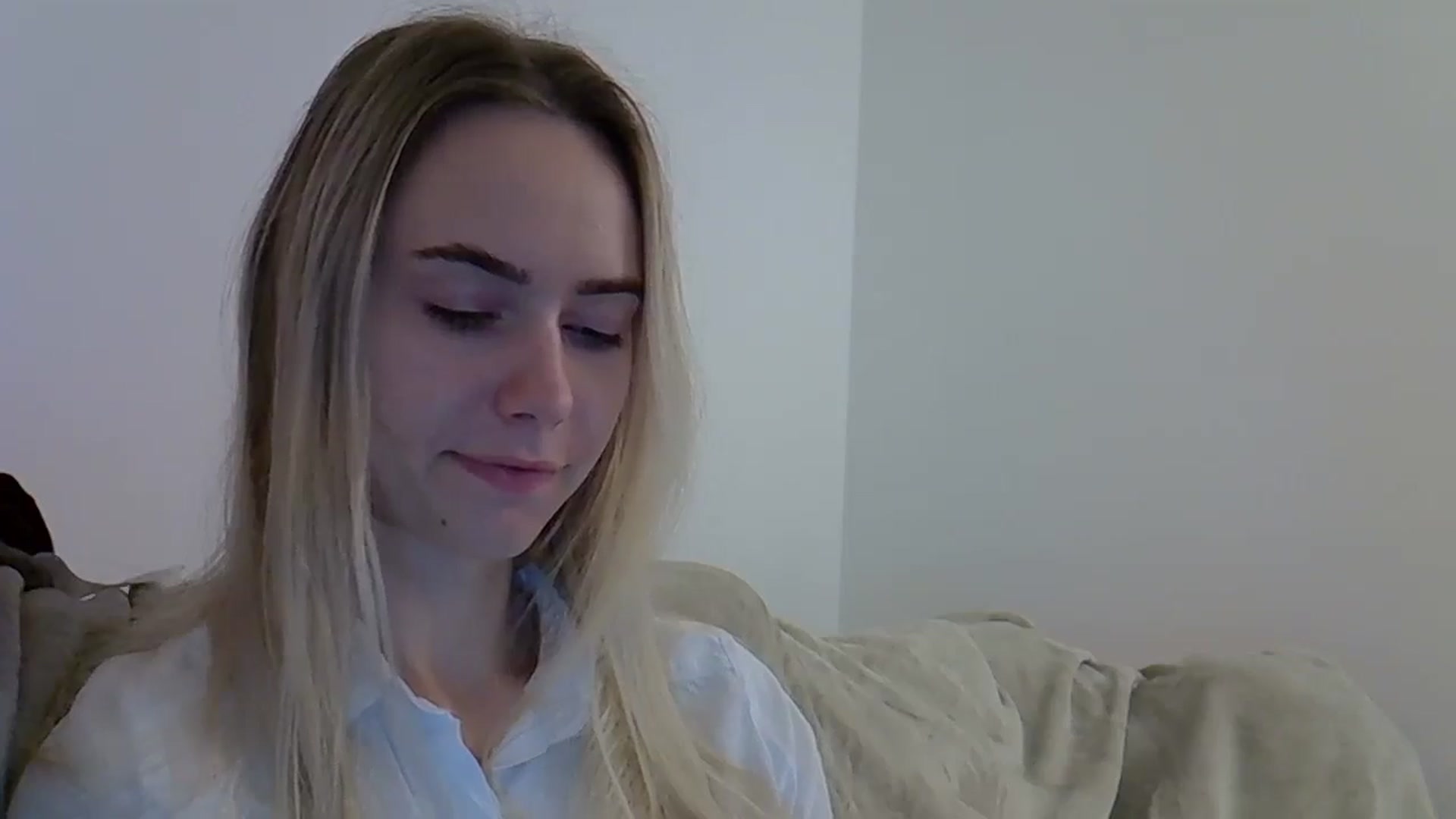 Gallery image thumbnail from Ocean__Soul's myfreecams stream on, 05/19/2025, 19:42 image 11 of 20