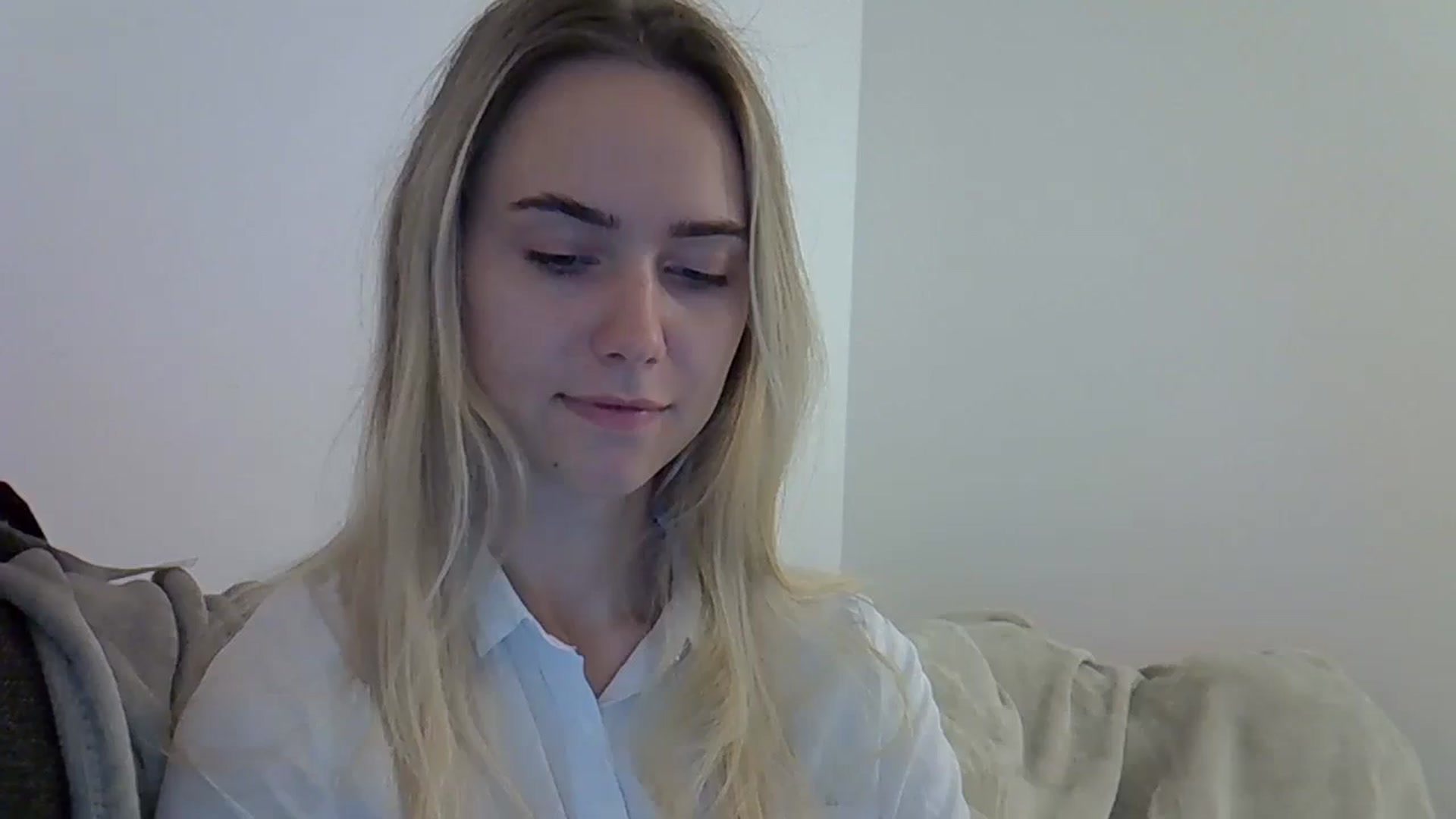 Gallery image thumbnail from Ocean__Soul's myfreecams stream on, 05/19/2025, 19:42 image 8 of 20
