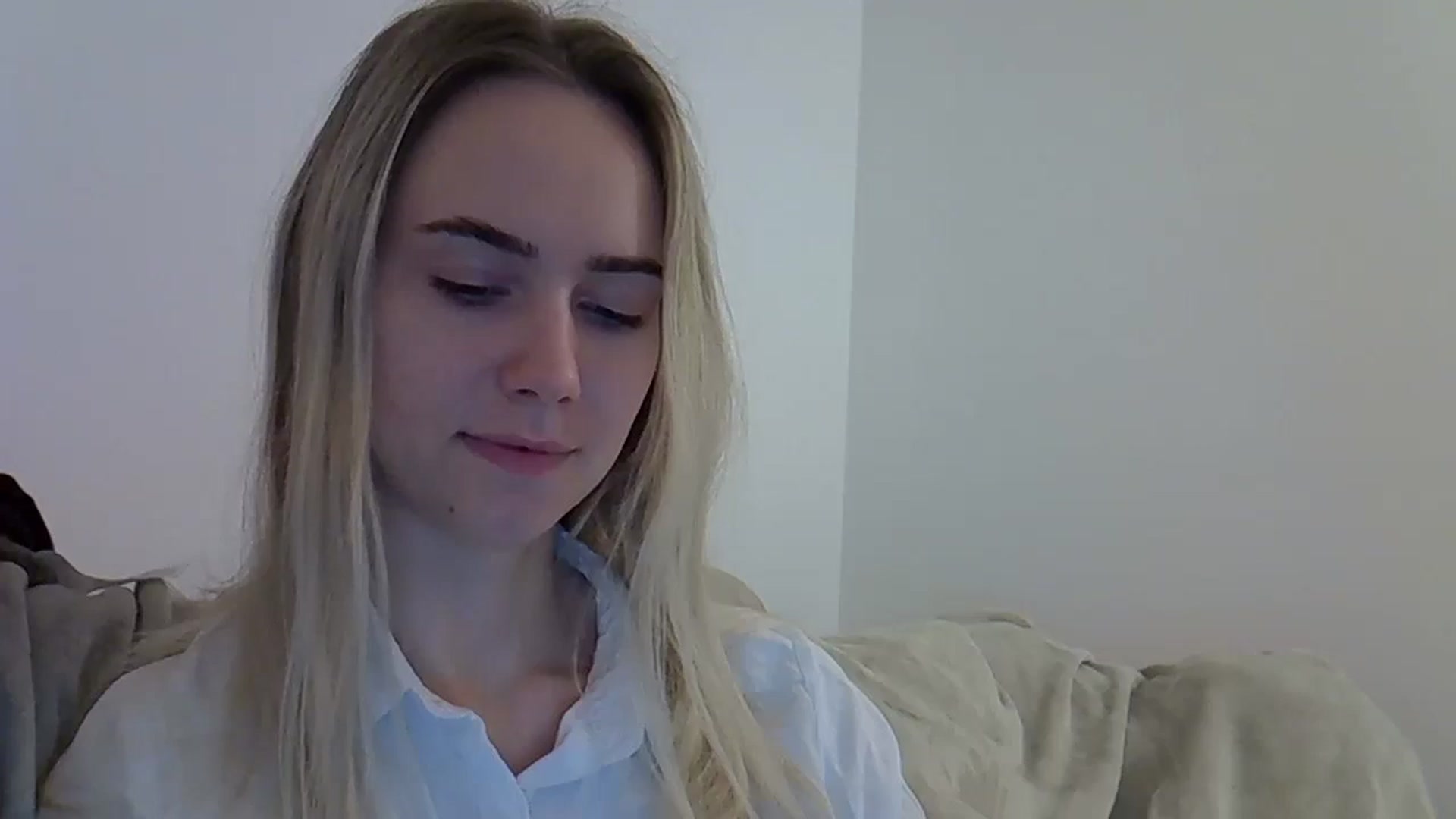 Gallery image thumbnail from Ocean__Soul's myfreecams stream on, 05/19/2025, 19:42 image 10 of 20