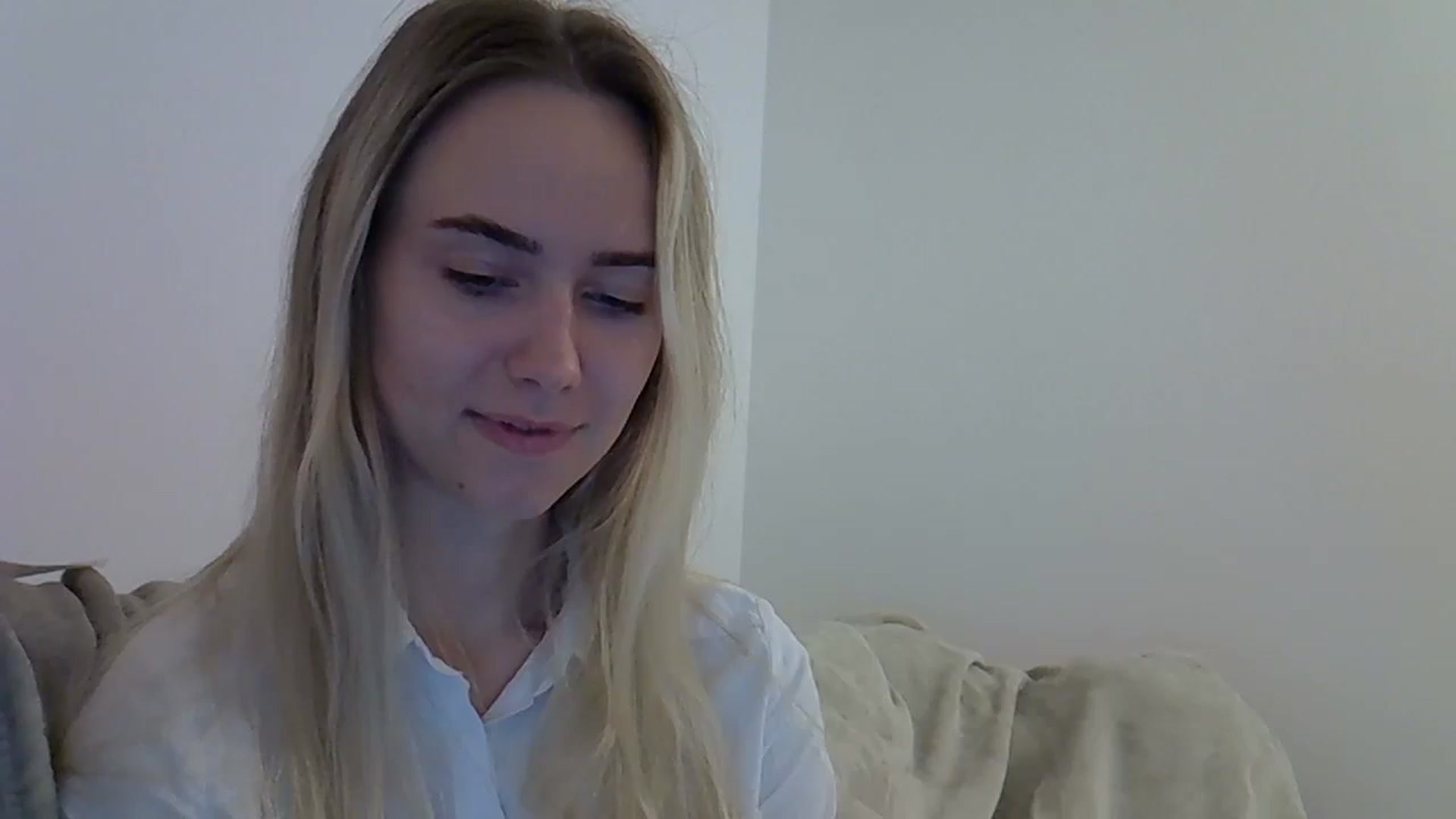 Gallery image thumbnail from Ocean__Soul's myfreecams stream on, 05/19/2025, 19:42 image 7 of 20