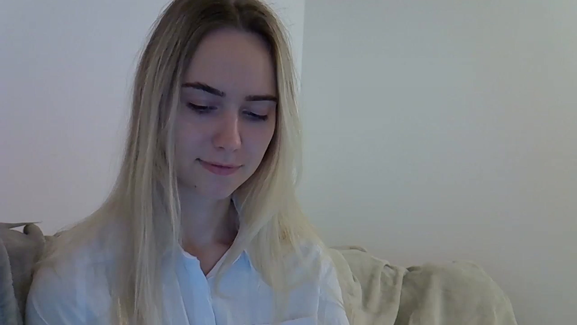 Gallery image thumbnail from Ocean__Soul's myfreecams stream on, 05/19/2025, 19:42 image 3 of 20