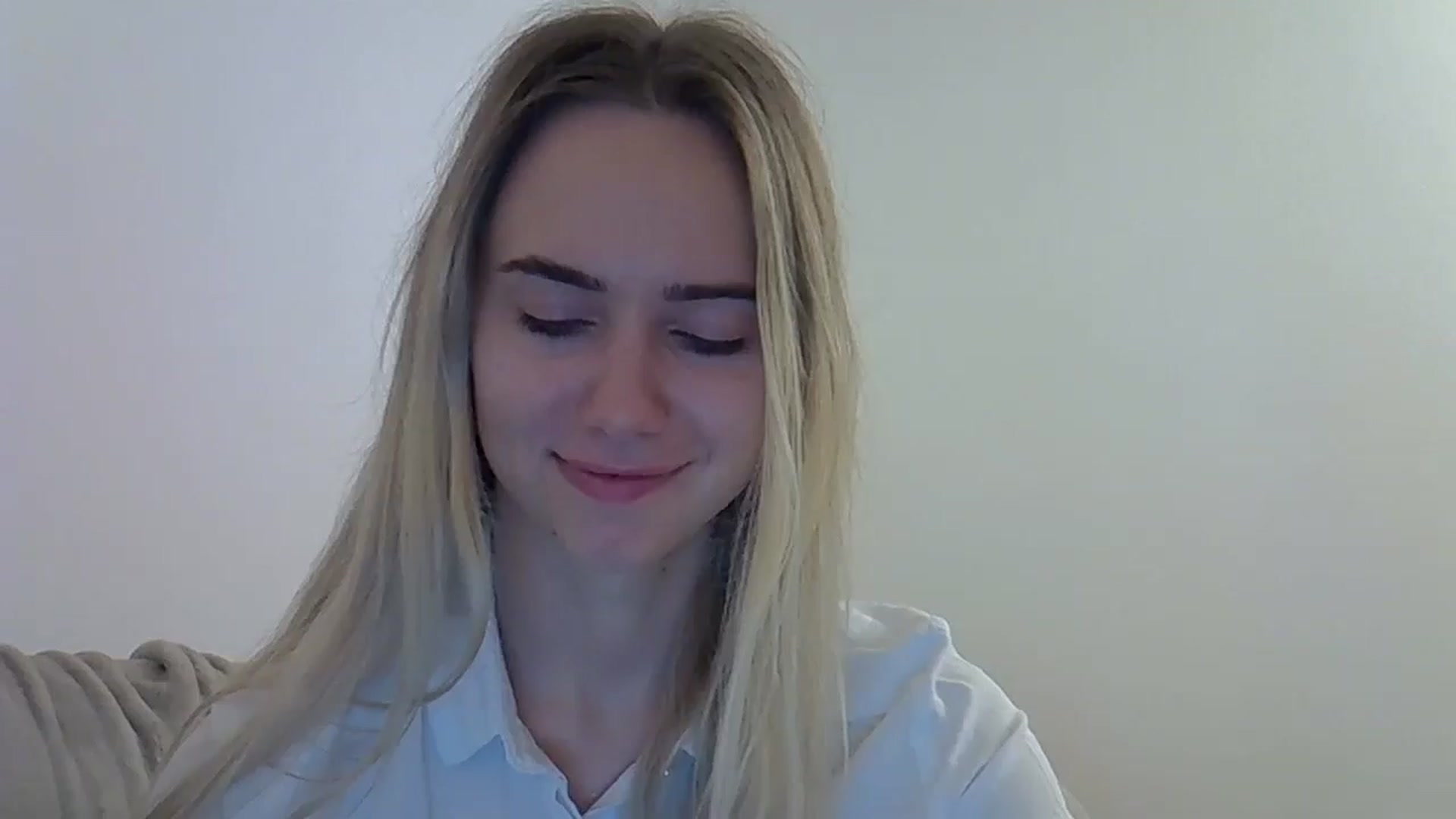 Gallery image thumbnail from Ocean__Soul's myfreecams stream on, 05/19/2025, 20:51 image 18 of 20