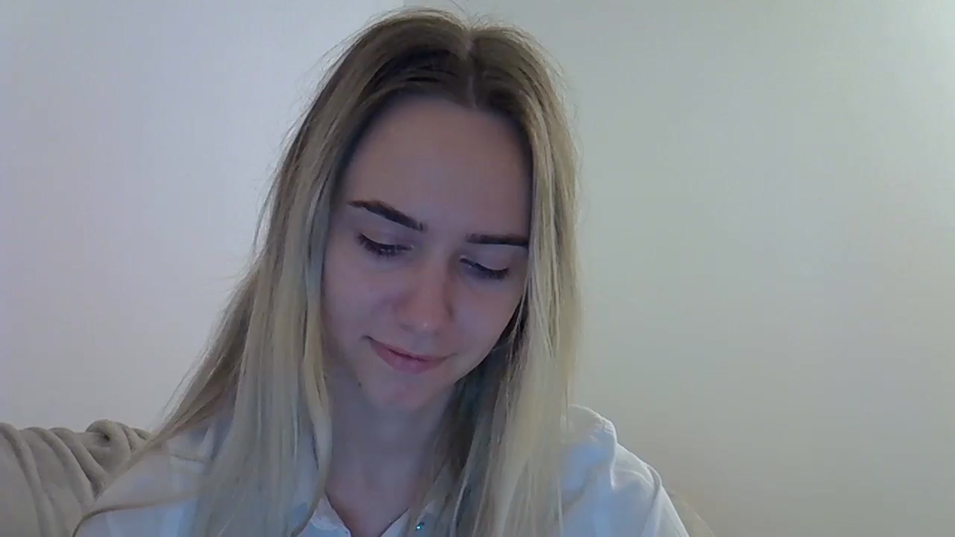 Gallery image thumbnail from Ocean__Soul's myfreecams stream on, 05/19/2025, 20:51 image 19 of 20