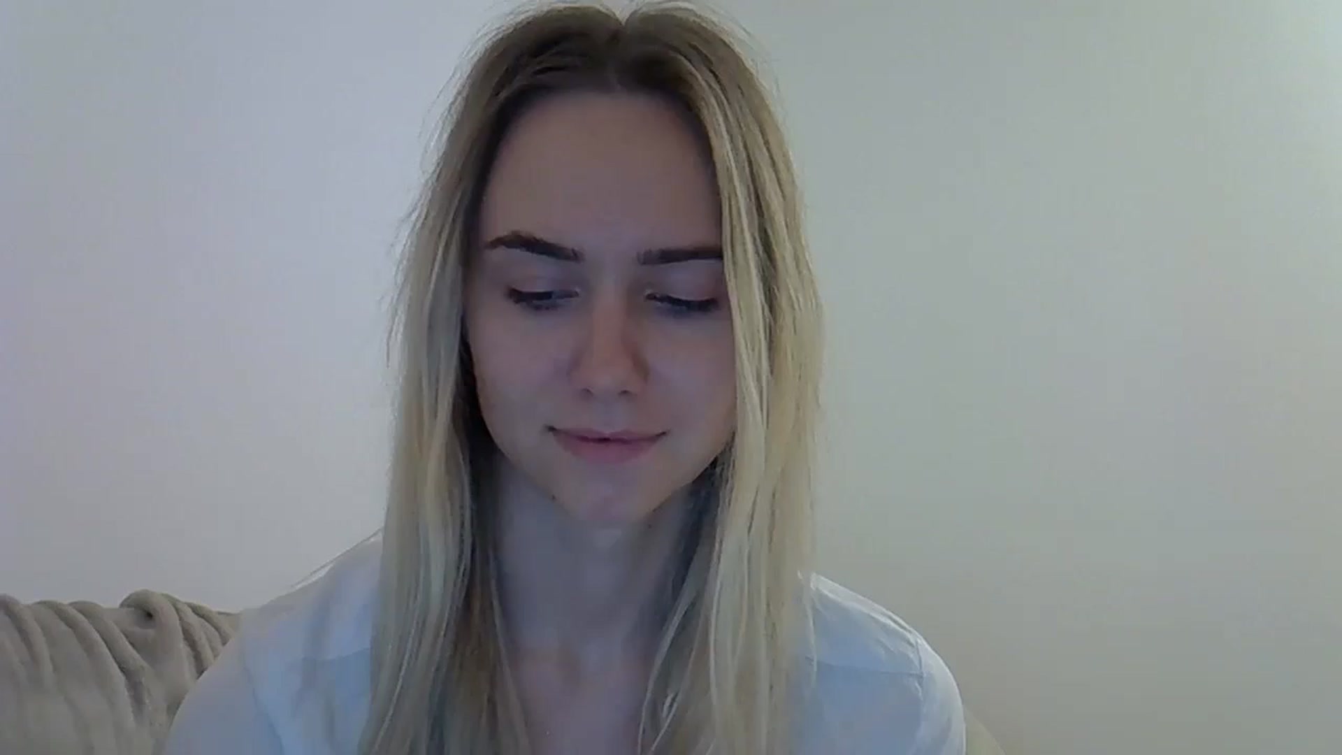 Gallery image thumbnail from Ocean__Soul's myfreecams stream on, 05/19/2025, 20:51 image 3 of 20