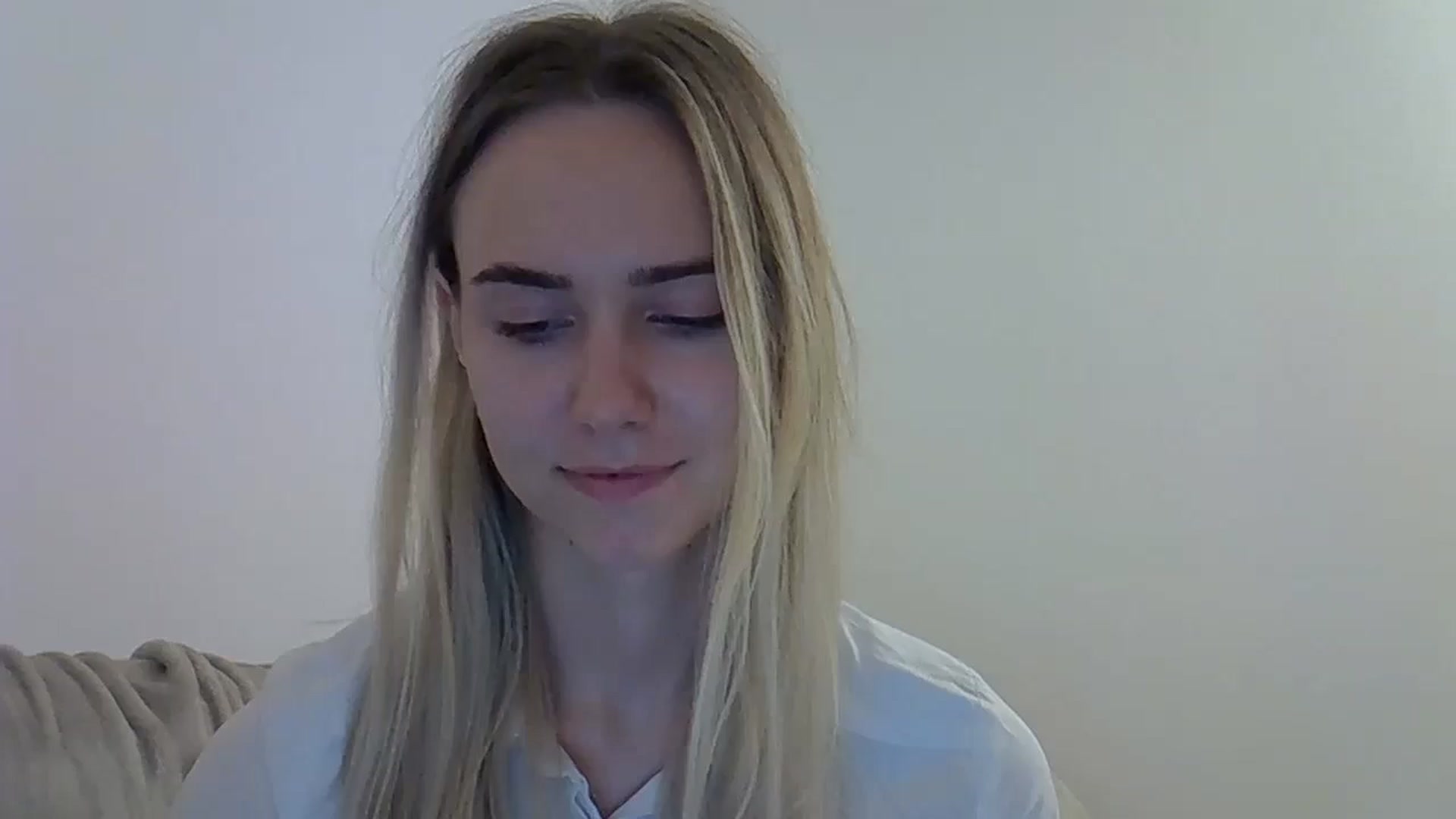 Gallery image thumbnail from Ocean__Soul's myfreecams stream on, 05/19/2025, 20:51 image 14 of 20