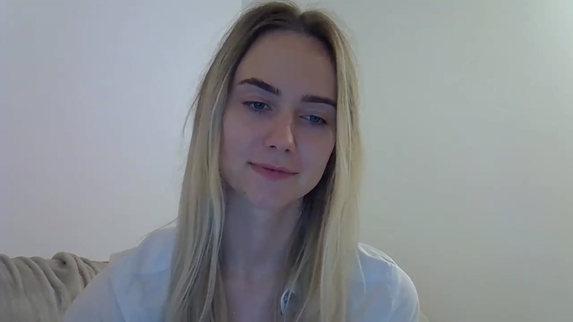 Gallery image thumbnail from Ocean__Soul's myfreecams stream on, 05/19/2025, 20:51 image 7 of 20