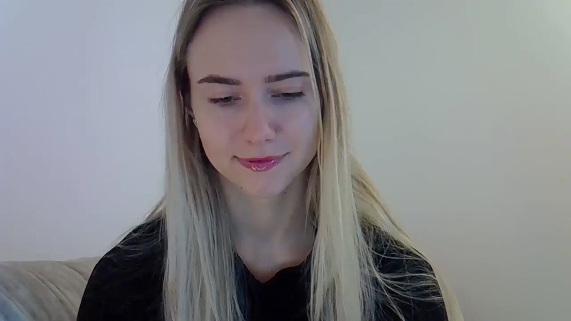 Gallery image thumbnail from Ocean__Soul's myfreecams stream on, 05/20/2025, 08:46 image 7 of 20