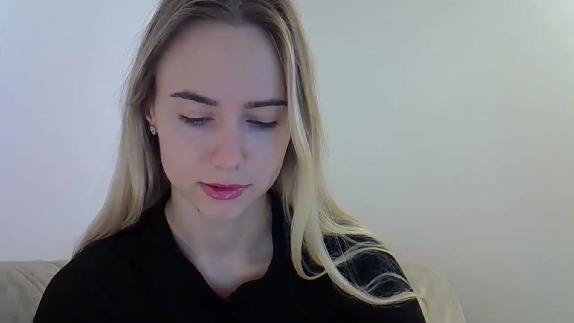 Gallery image thumbnail from Ocean__Soul's myfreecams stream on, 05/20/2025, 08:46 image 14 of 20