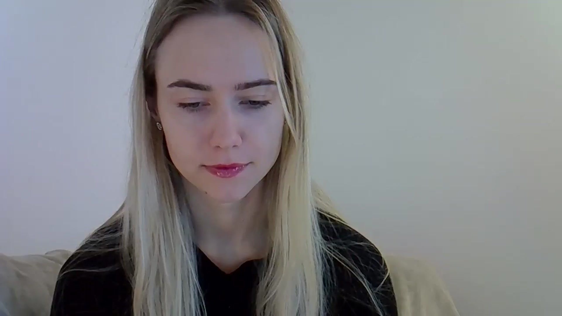 Gallery image thumbnail from Ocean__Soul's myfreecams stream on, 05/20/2025, 08:46 image 3 of 20