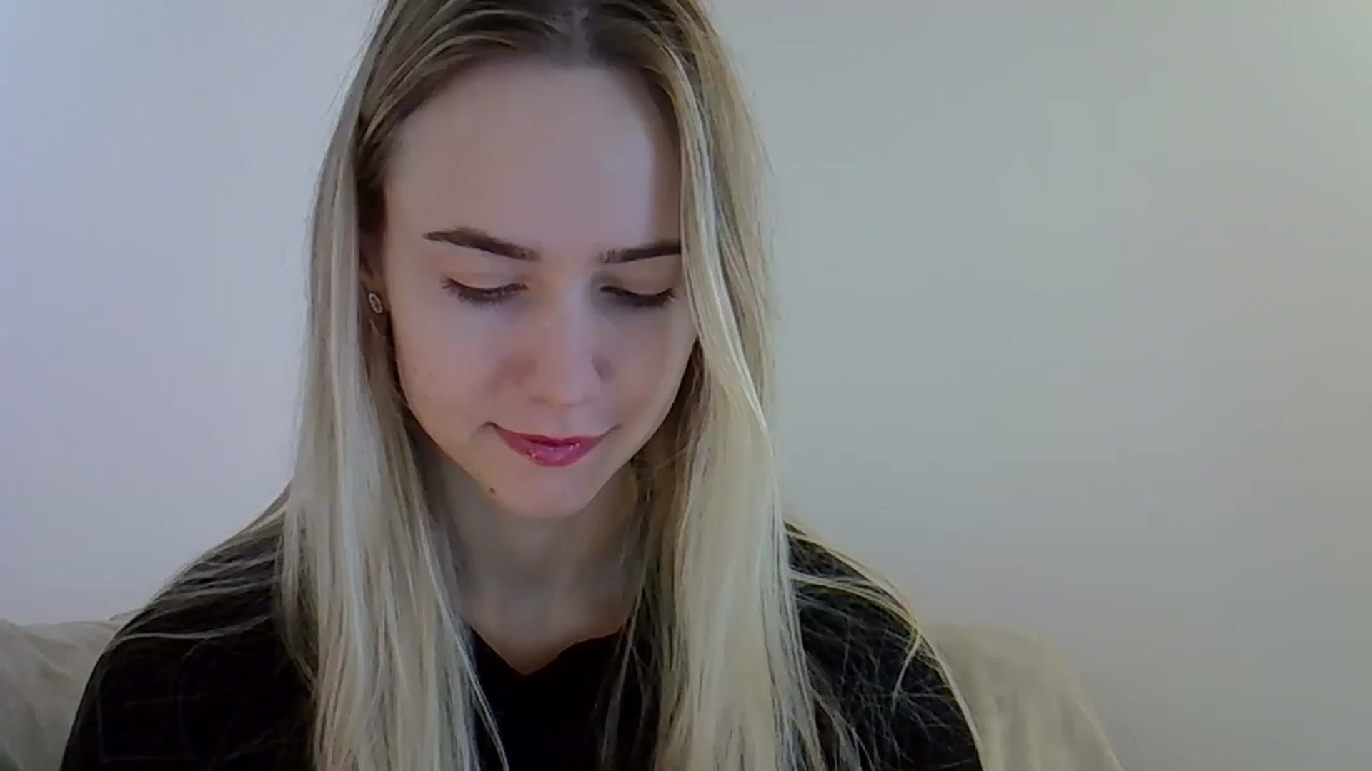 Gallery image thumbnail from Ocean__Soul's myfreecams stream on, 05/20/2025, 08:46 image 1 of 20