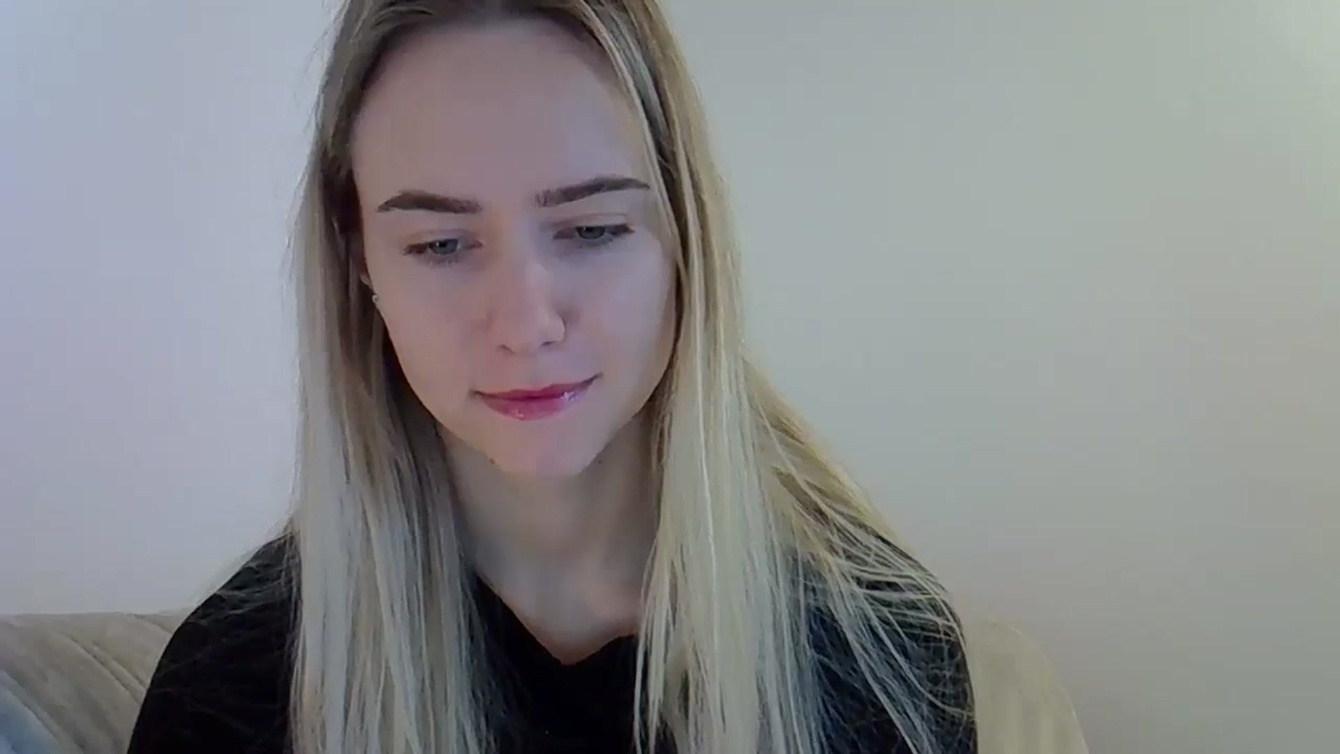 Gallery image thumbnail from Ocean__Soul's myfreecams stream on, 05/20/2025, 08:46 image 5 of 20