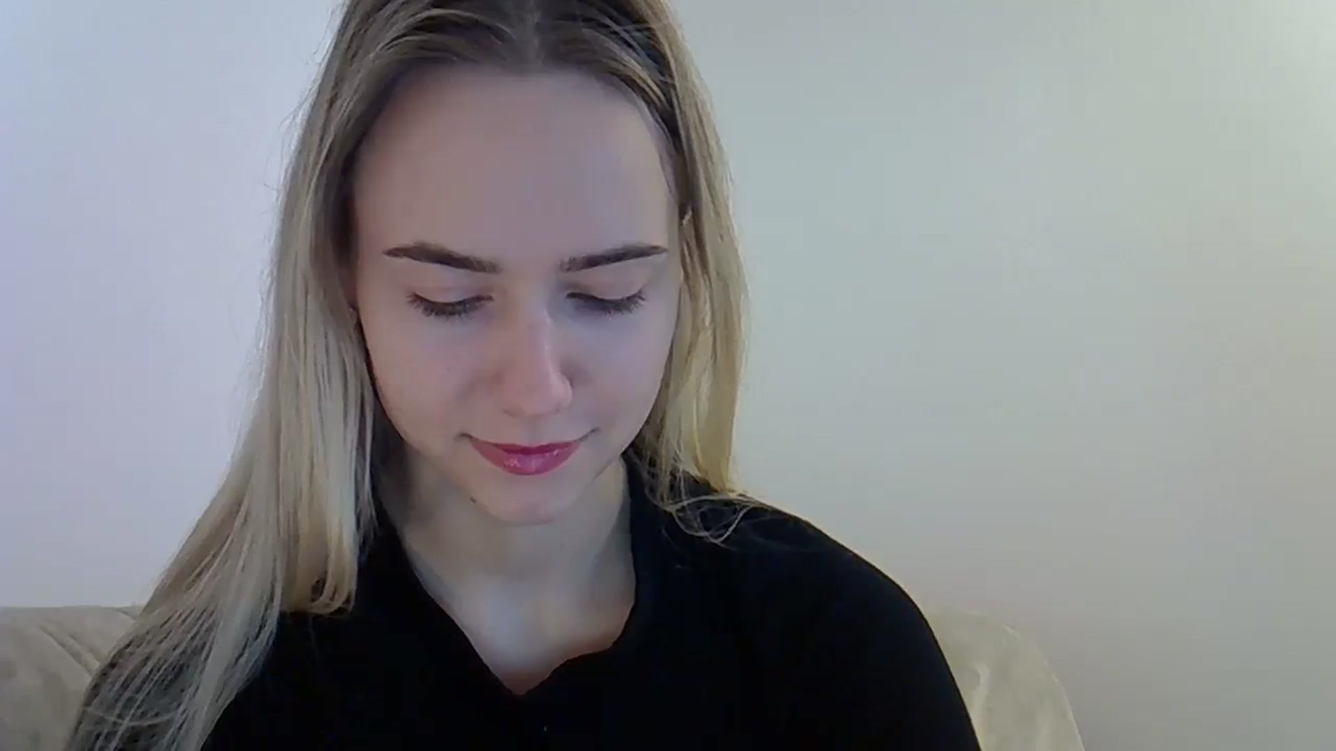 Gallery image thumbnail from Ocean__Soul's myfreecams stream on, 05/20/2025, 08:46 image 16 of 20