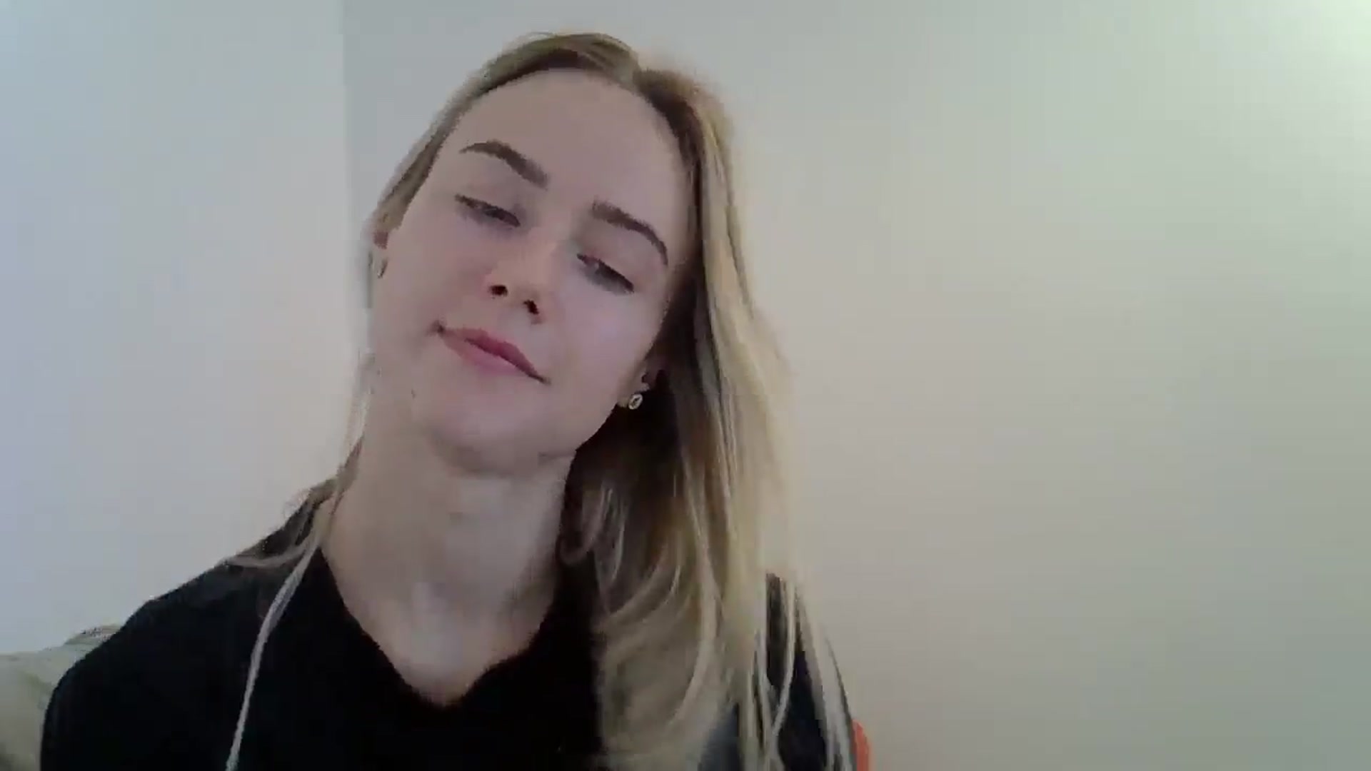 Gallery image thumbnail from Ocean__Soul's myfreecams stream on, 05/20/2025, 12:03 image 7 of 20