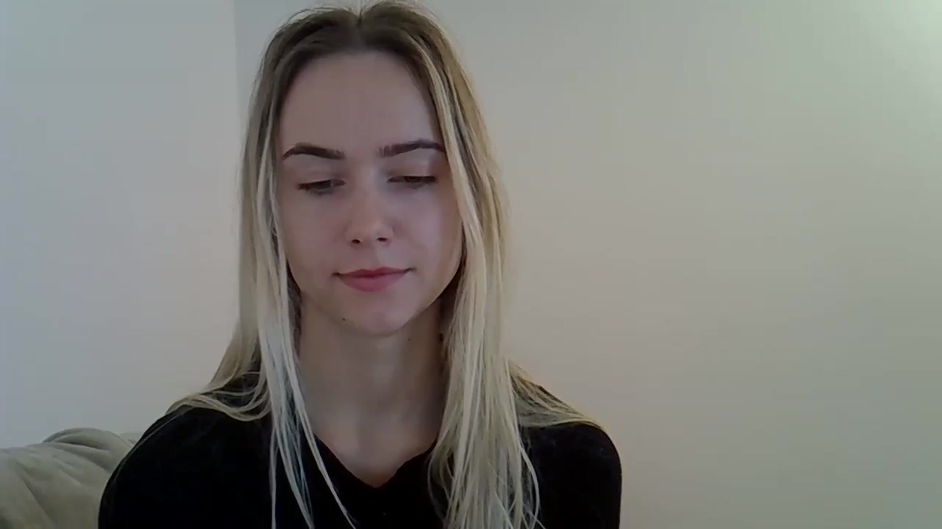 Gallery image thumbnail from Ocean__Soul's myfreecams stream on, 05/20/2025, 12:03 image 8 of 20