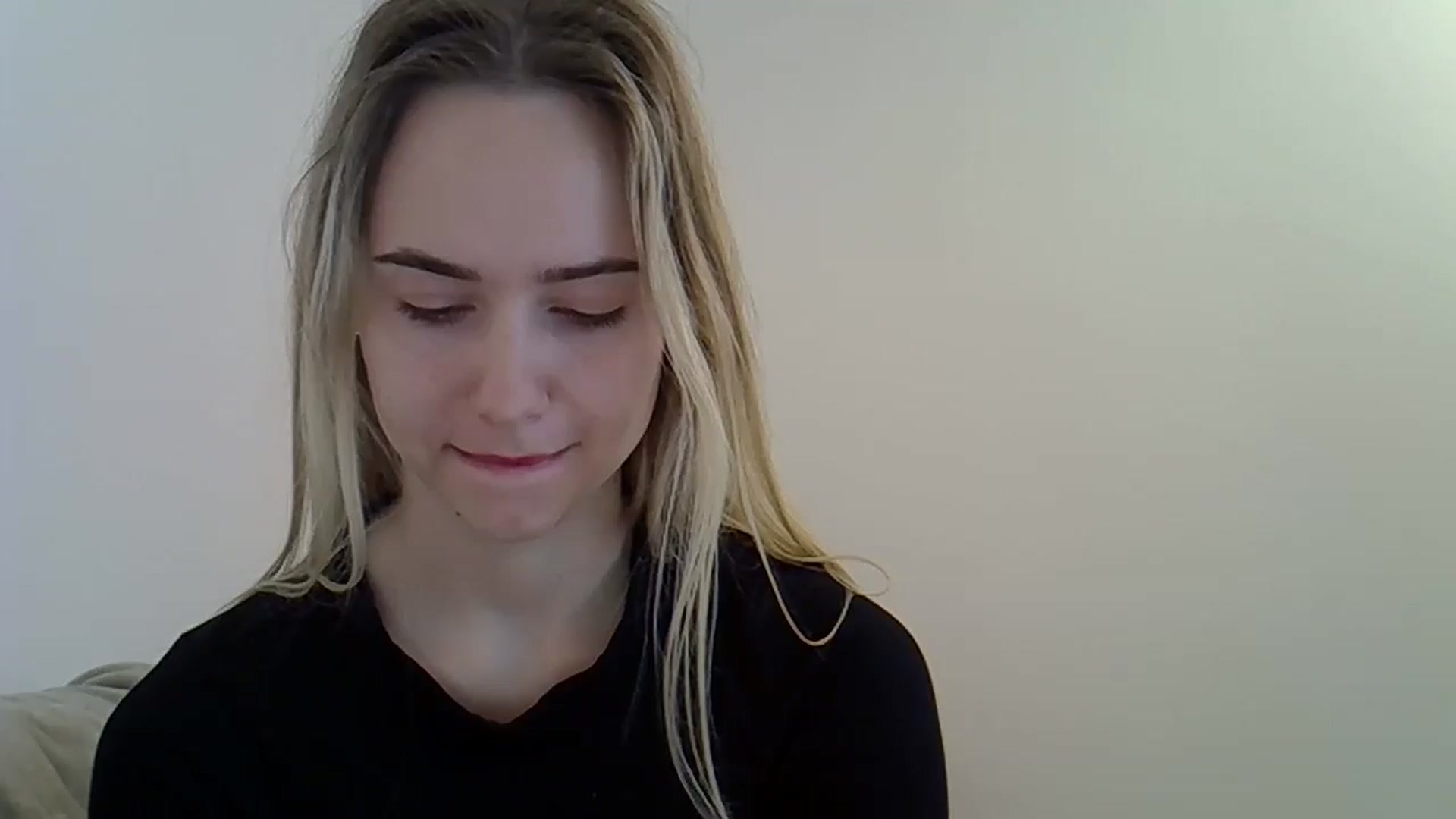Gallery image thumbnail from Ocean__Soul's myfreecams stream on, 05/20/2025, 12:03 image 2 of 20