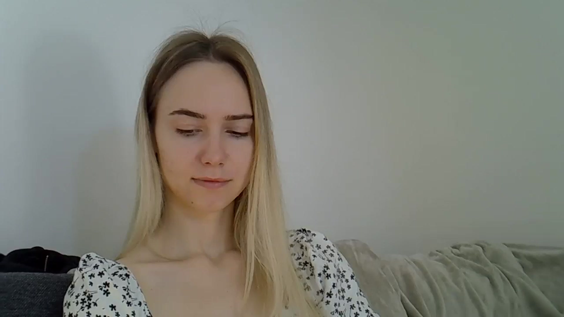 Gallery image thumbnail from Ocean__Soul's myfreecams stream on, 05/21/2025, 07:23 image 15 of 20