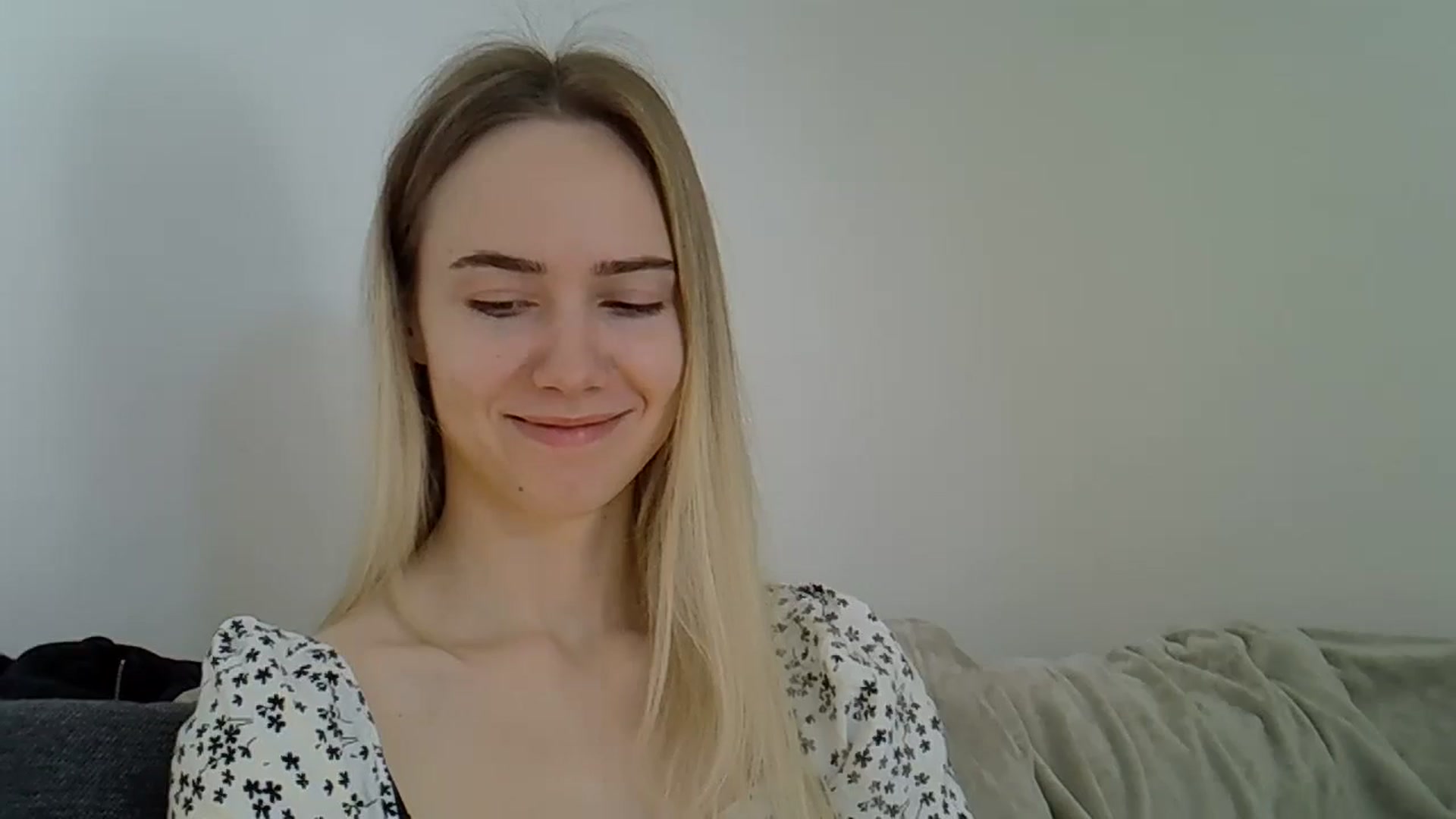Gallery image thumbnail from Ocean__Soul's myfreecams stream on, 05/21/2025, 07:23 image 10 of 20