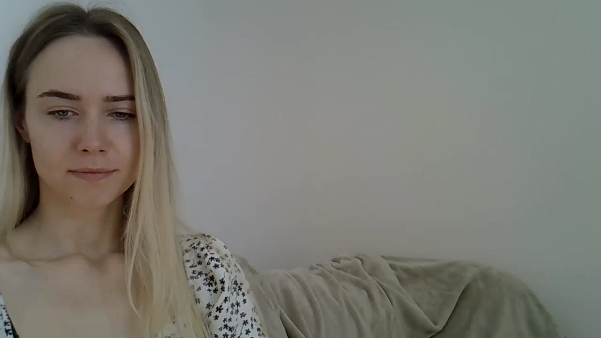 Gallery image thumbnail from Ocean__Soul's myfreecams stream on, 05/21/2025, 07:23 image 7 of 20