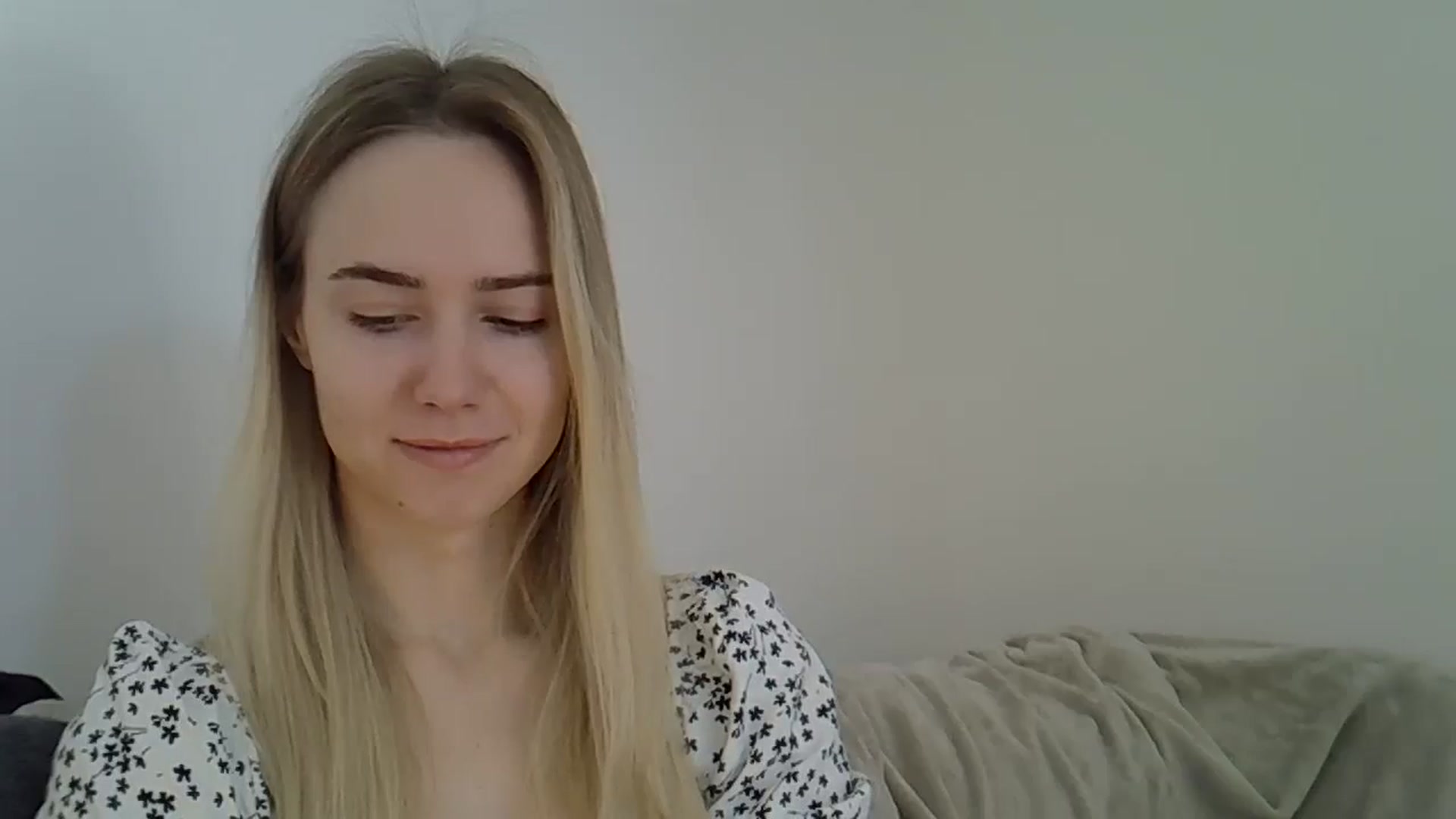 Gallery image thumbnail from Ocean__Soul's myfreecams stream on, 05/21/2025, 07:23 image 4 of 20