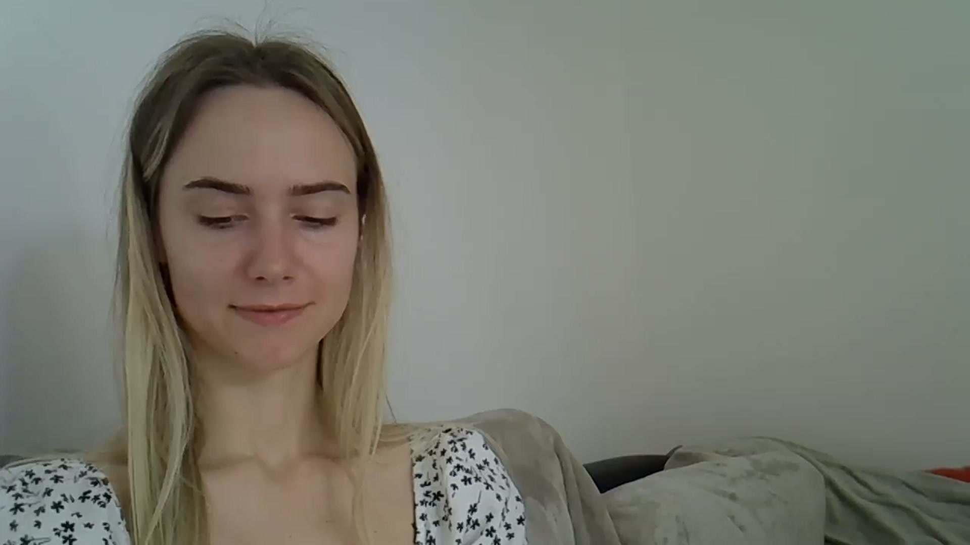 Gallery image thumbnail from Ocean__Soul's myfreecams stream on, 05/21/2025, 10:45 image 4 of 20